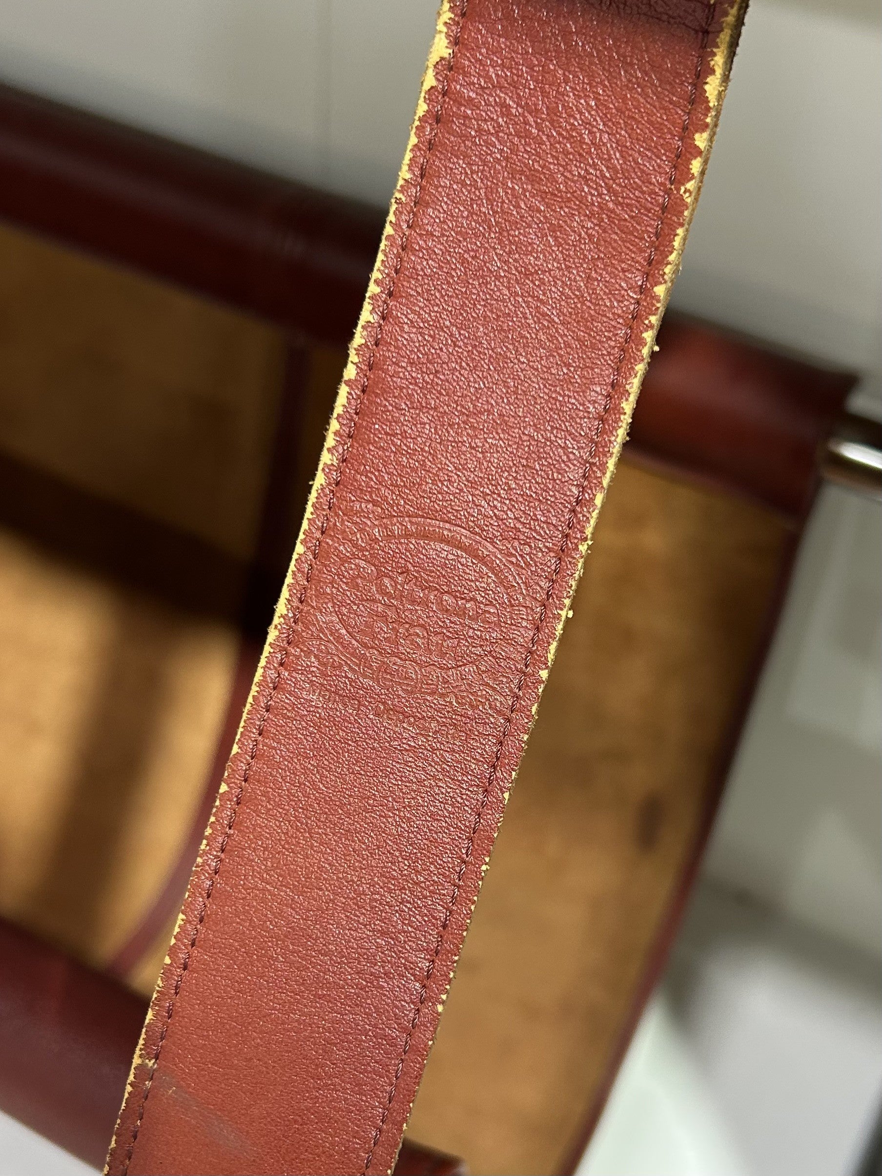 Jumbo_bookcase_Luigi_Massoni_Poltrona_Frau,_Italy_1971