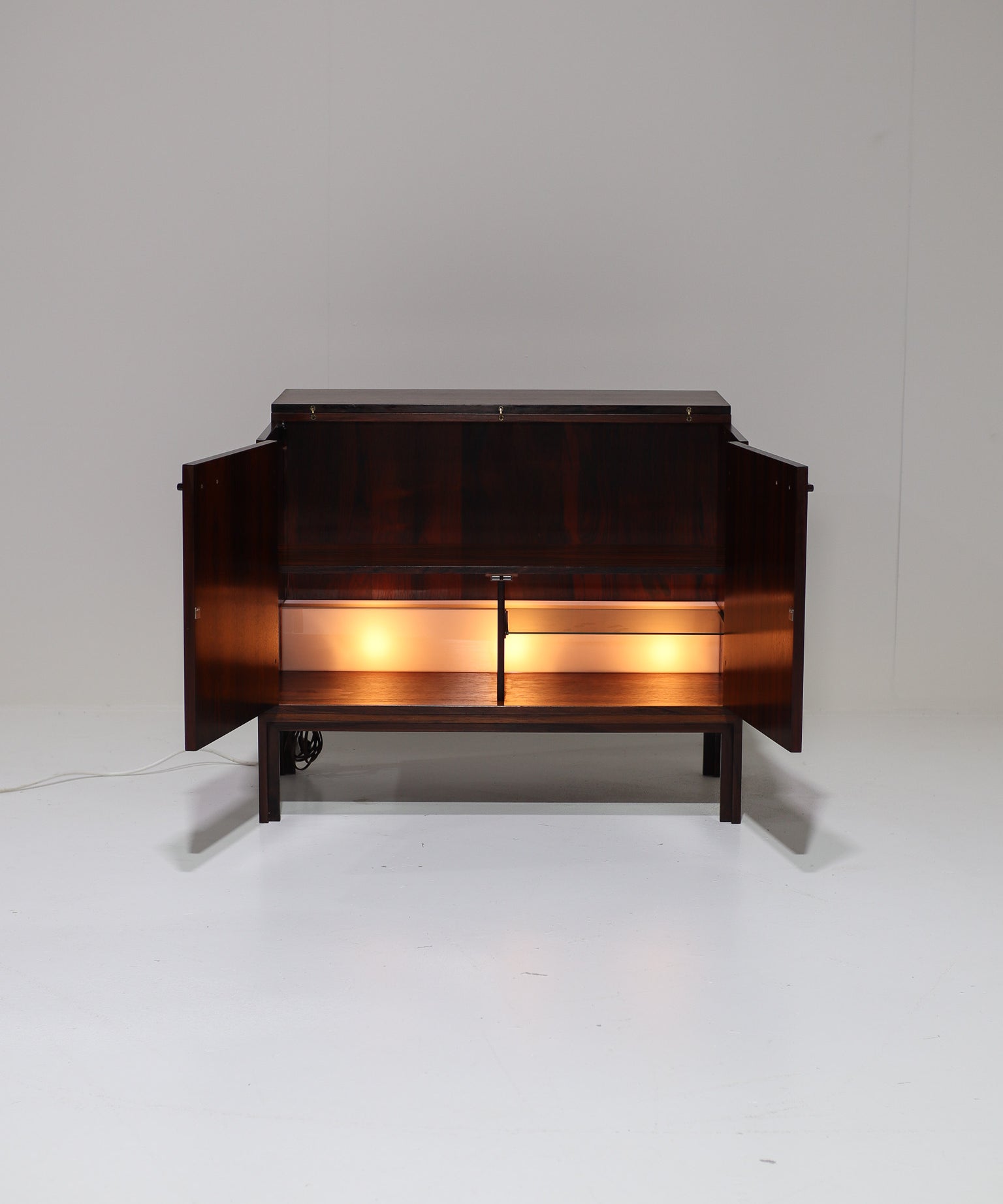 Kai_Kristiansen_bar_cabinet_in_rosewood_Denmark_1960s