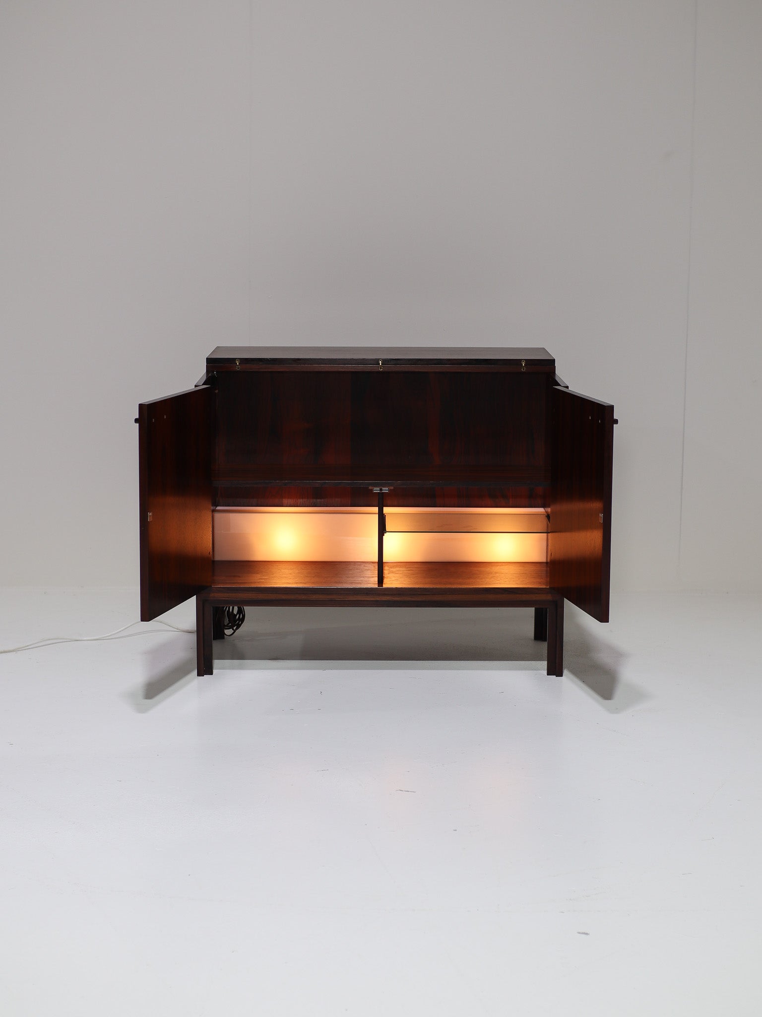 Kai_Kristiansen_bar_cabinet_in_rosewood_Denmark_1960s