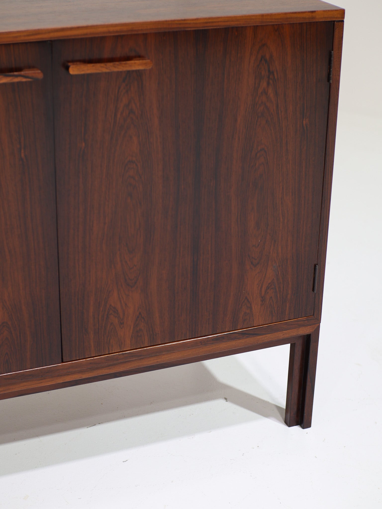 Kai_Kristiansen_bar_cabinet_in_rosewood_Denmark_1960s