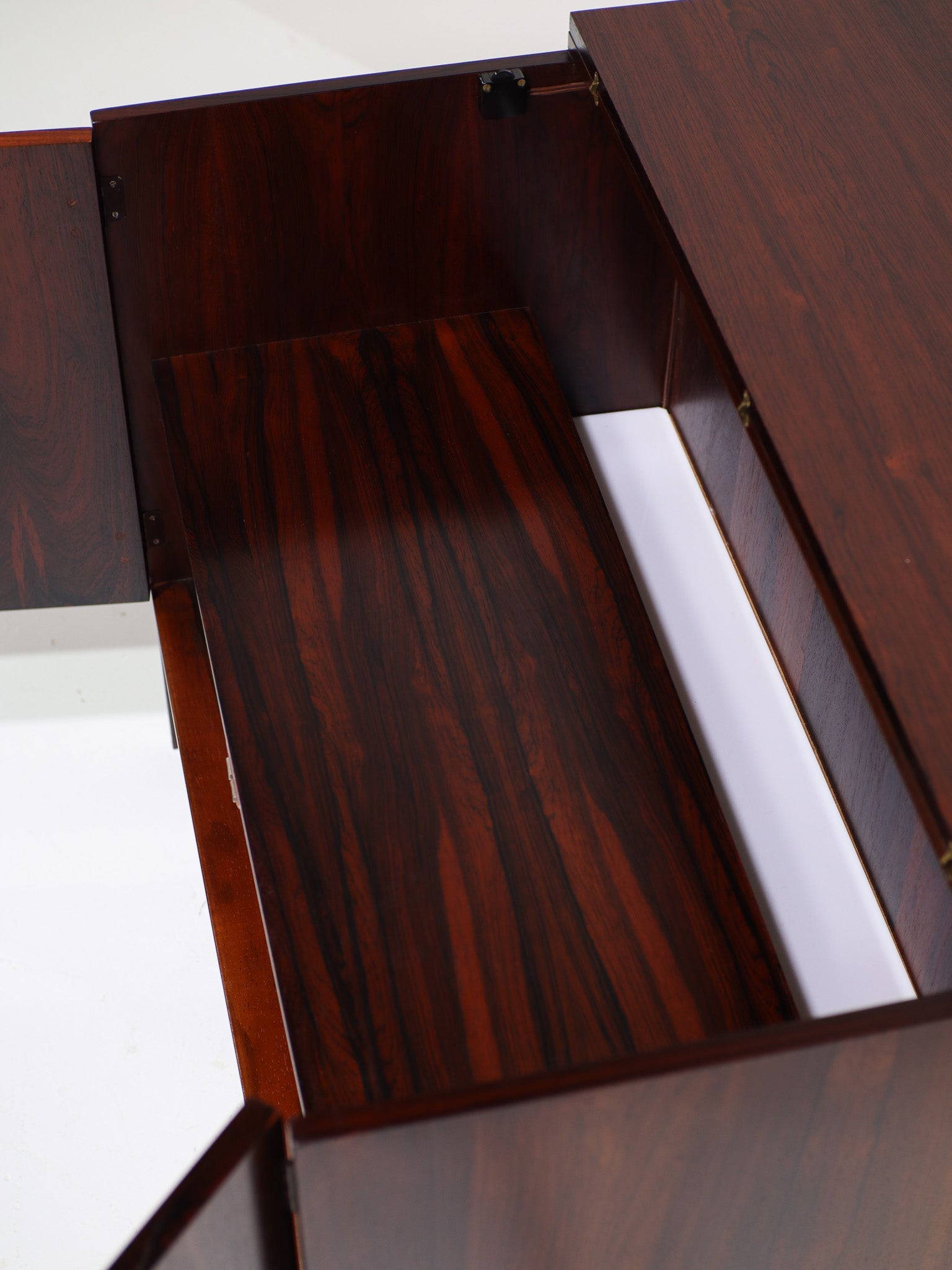 Kai_Kristiansen_bar_cabinet_in_rosewood_Denmark_1960s