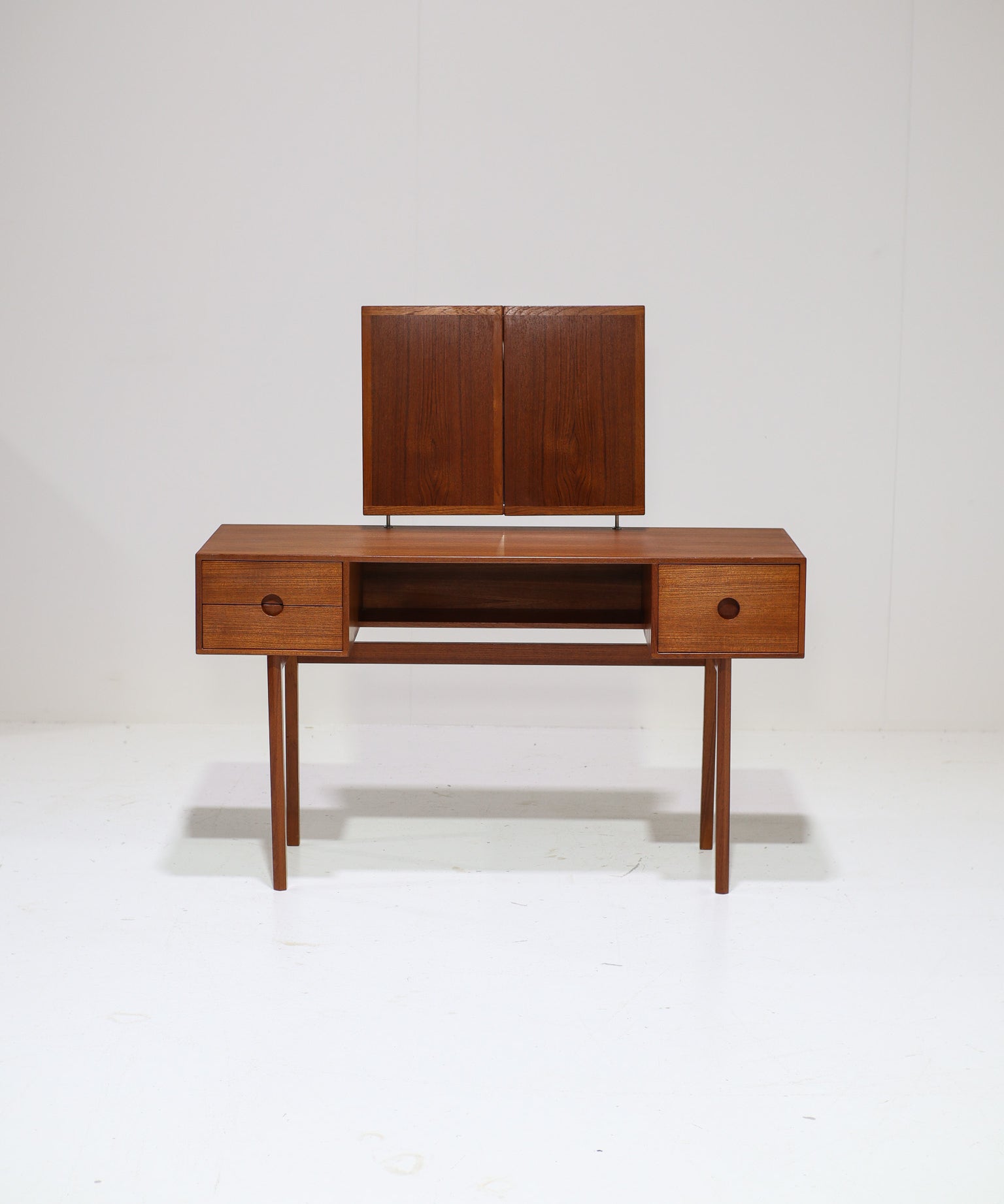 Kai_Kristiansen_Model_40_Dressing_Table_for_Aksel_Kjersgaard,_Denmark_1960s