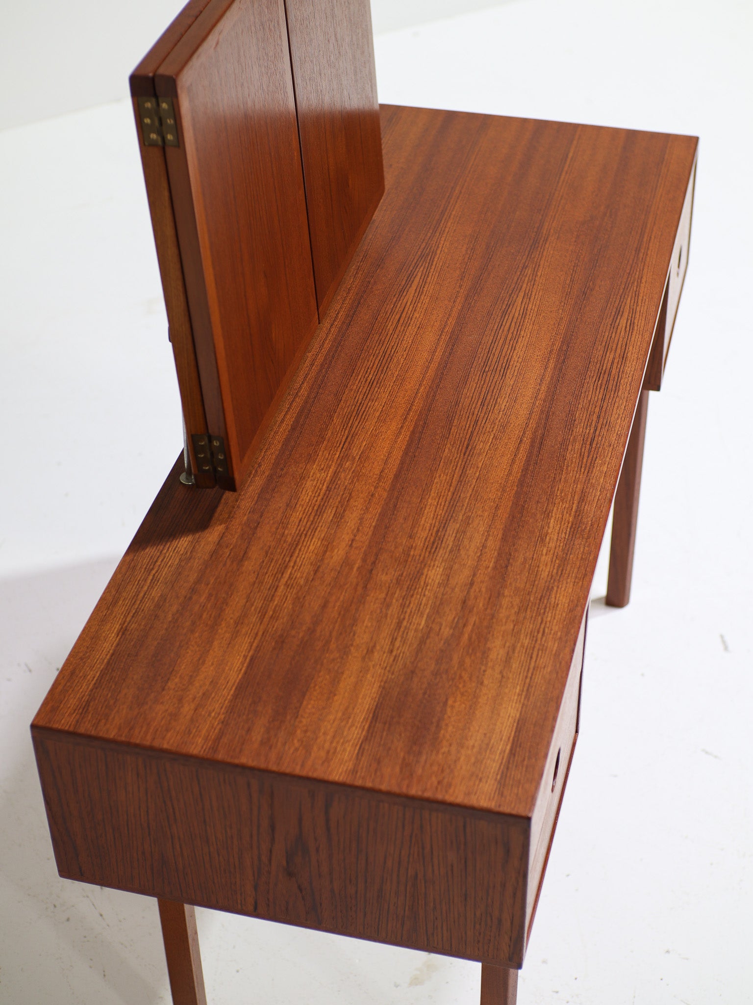 Kai_Kristiansen_Model_40_Dressing_Table_for_Aksel_Kjersgaard,_Denmark_1960s