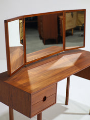 Kai_Kristiansen_Model_40_Dressing_Table_for_Aksel_Kjersgaard,_Denmark_1960s