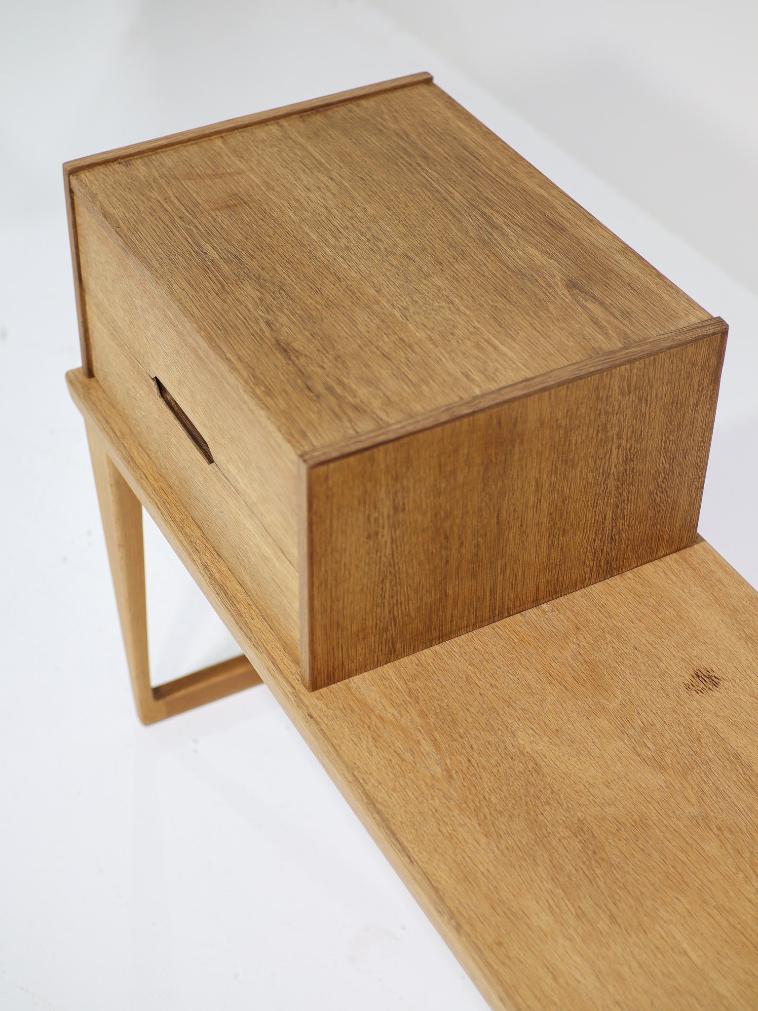 1960s_Entrance_Set_by_Kai_Kristiansen_for_Aksel_Kjersgaard_in_Oak,_Denmark