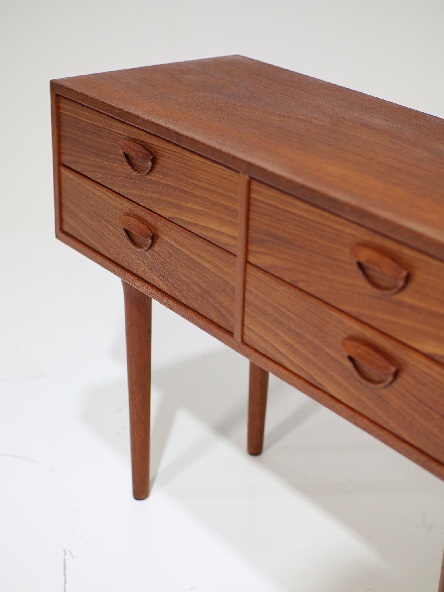 Kai_Kristiansen_teak_chest_of_drawers,_Danish_1960s