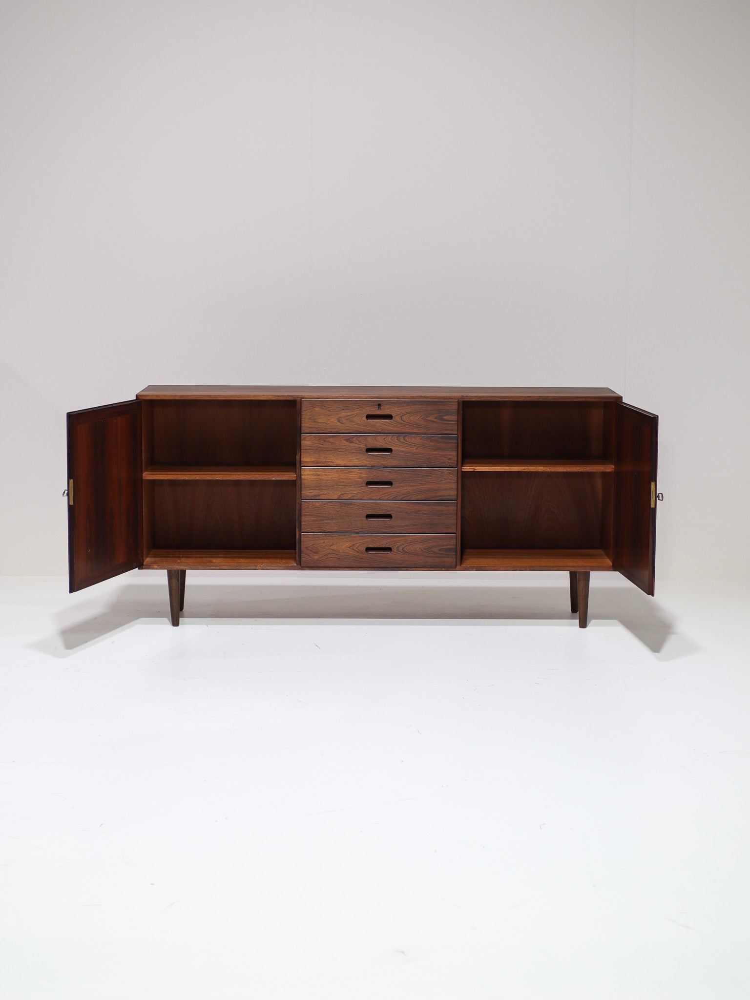 Kai_Winding_sideboard_rosewood_vintage_Danish_1960s