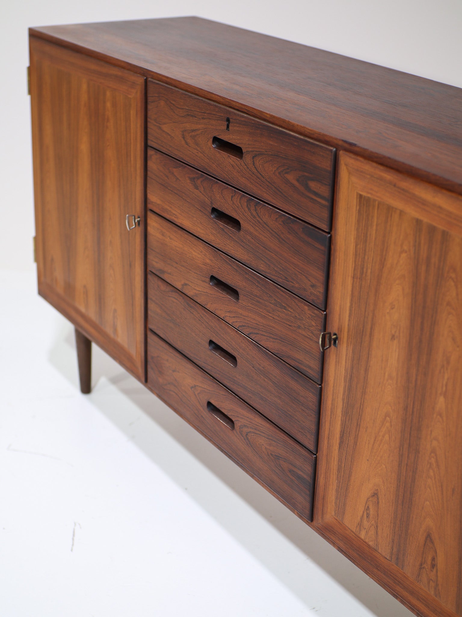 Kai_Winding_sideboard_rosewood_vintage_Danish_1960s