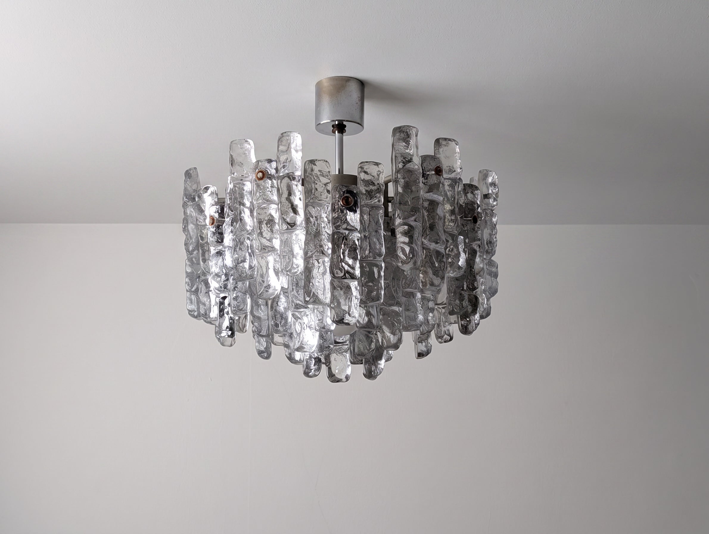 Ice_Glass_Chandelier_by_J.T._Kalmar,_Textured_Glass_and_Chrome,_Austria,_1970s