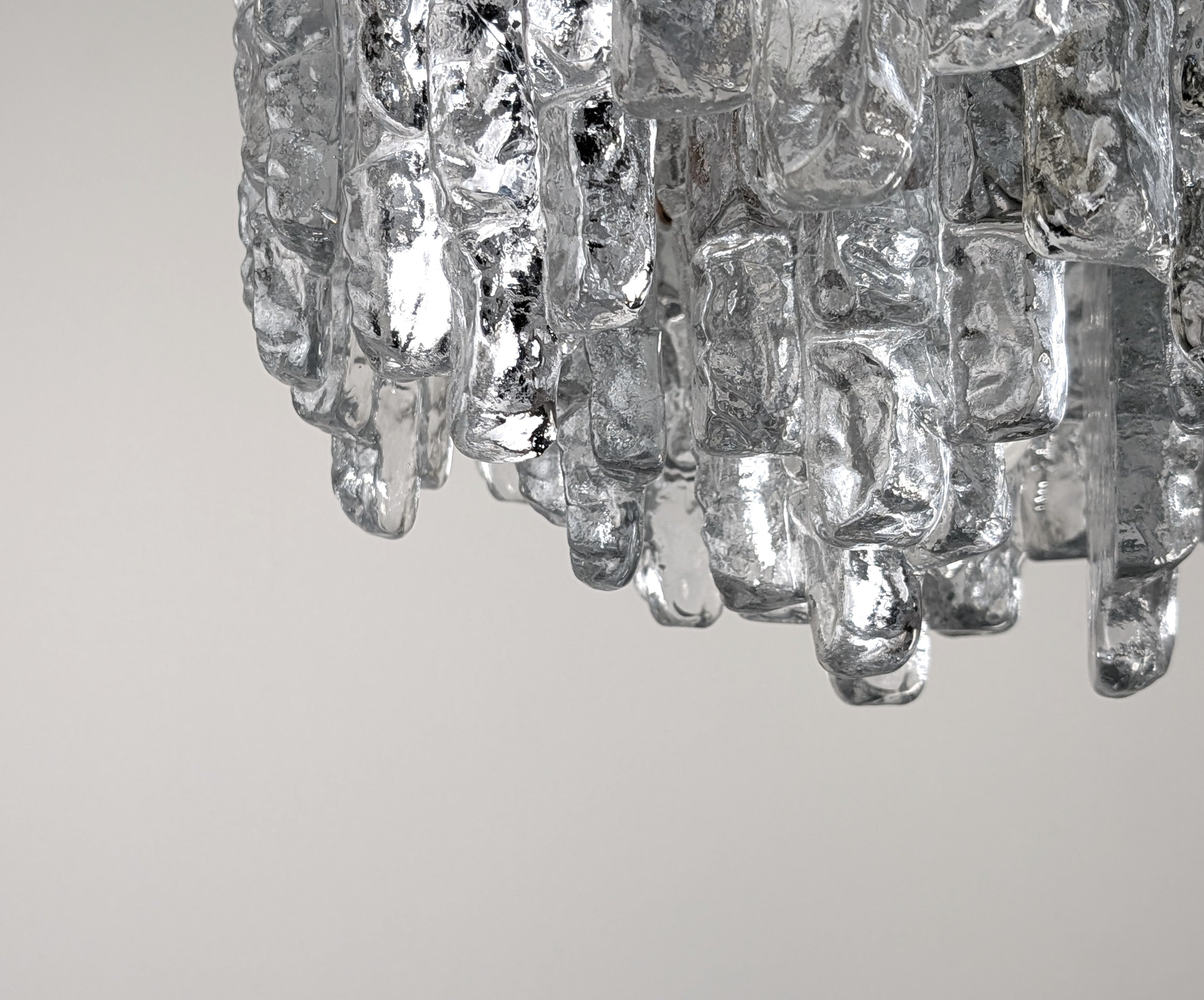 Ice_Glass_Chandelier_by_J.T._Kalmar,_Textured_Glass_and_Chrome,_Austria,_1970s
