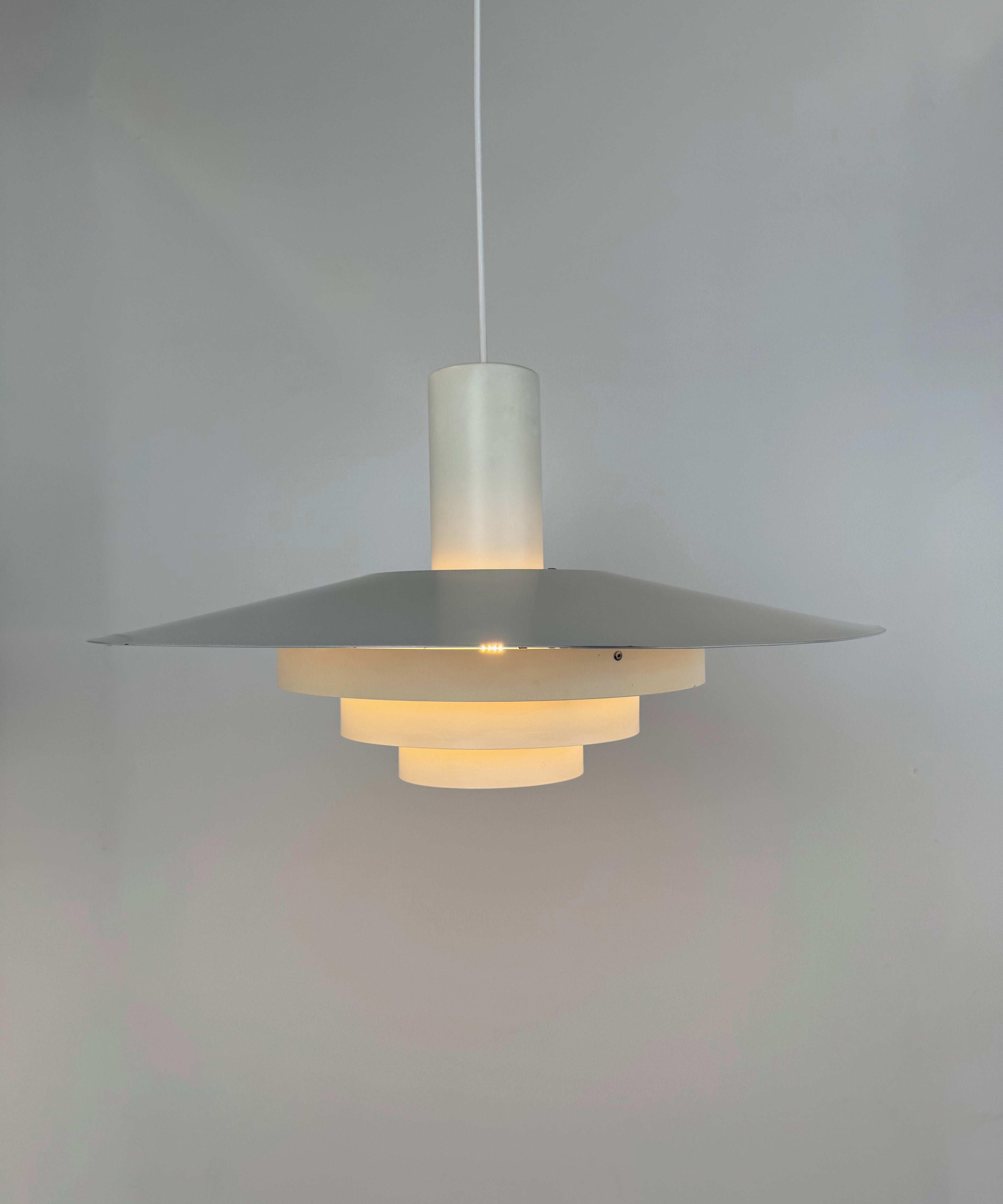 Karlebo_XXL_Pendant_Lamp_by_Skaarup_&_Jespersen_for_Fog_&_Mørup,_White_Lacquered_Metal,_Denmark,_1970s