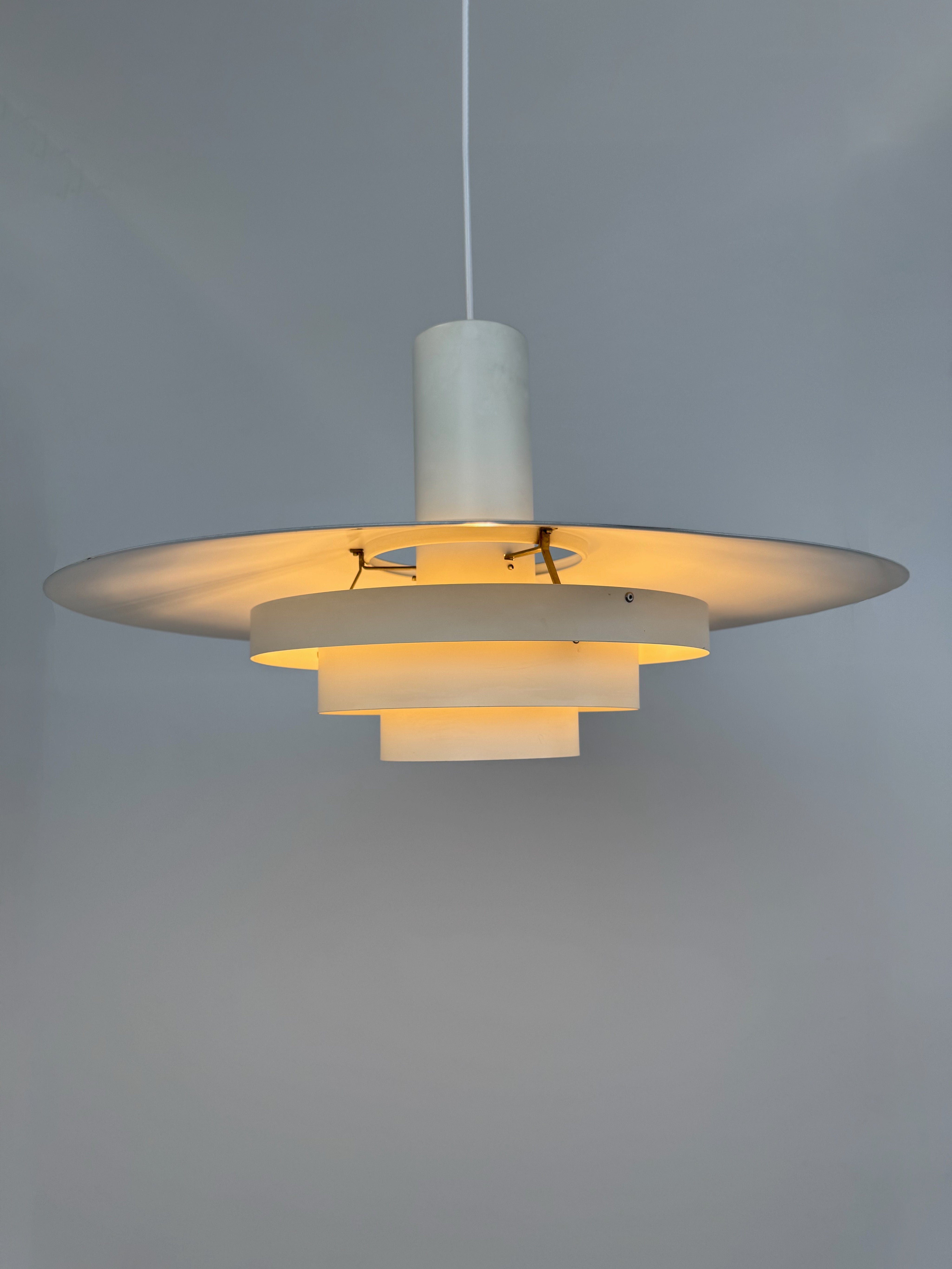 Karlebo_XXL_Pendant_Lamp_by_Skaarup_&_Jespersen_for_Fog_&_Mørup,_White_Lacquered_Metal,_Denmark,_1970s