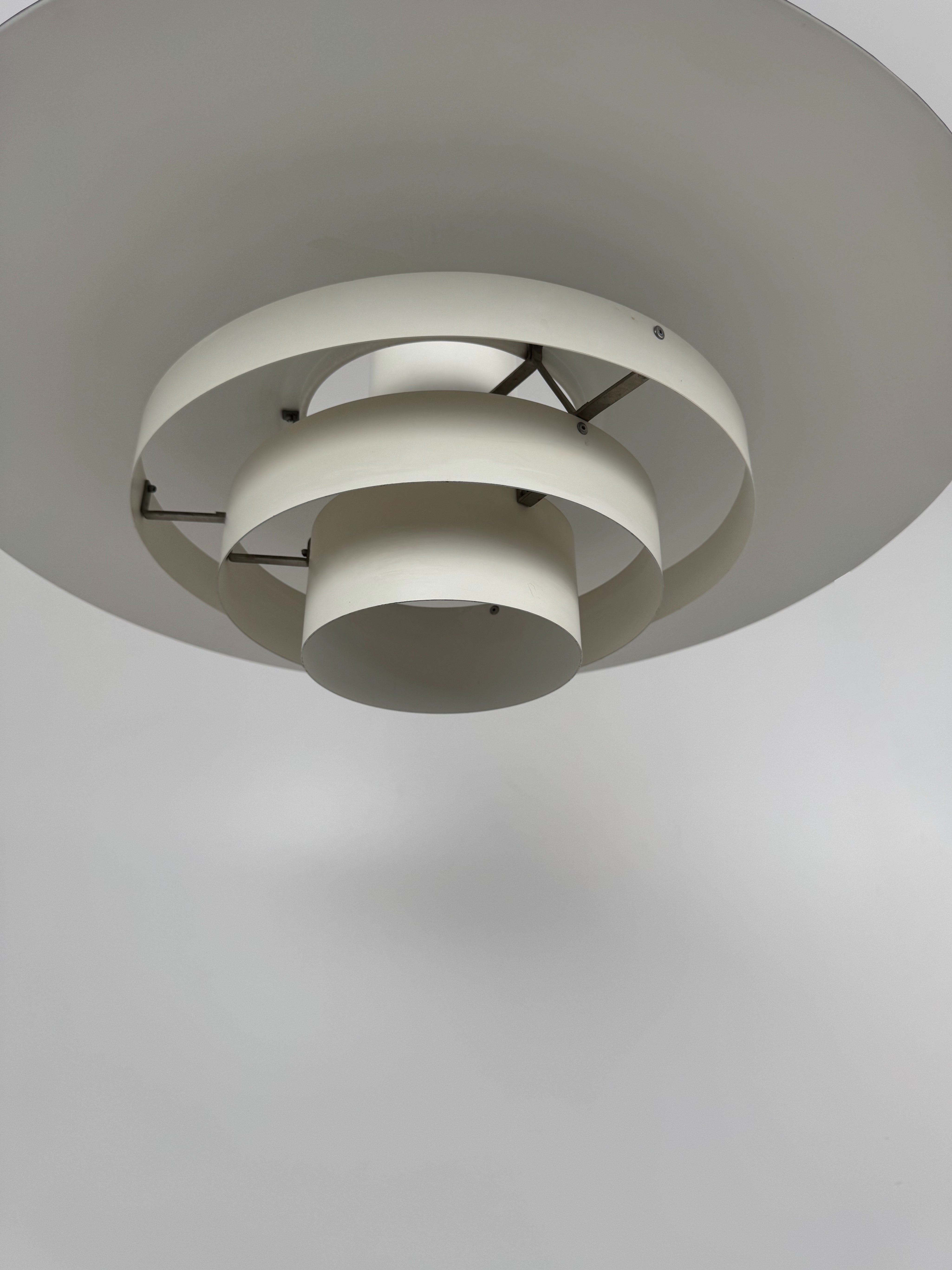 Karlebo_XXL_Pendant_Lamp_by_Skaarup_&_Jespersen_for_Fog_&_Mørup,_White_Lacquered_Metal,_Denmark,_1970s