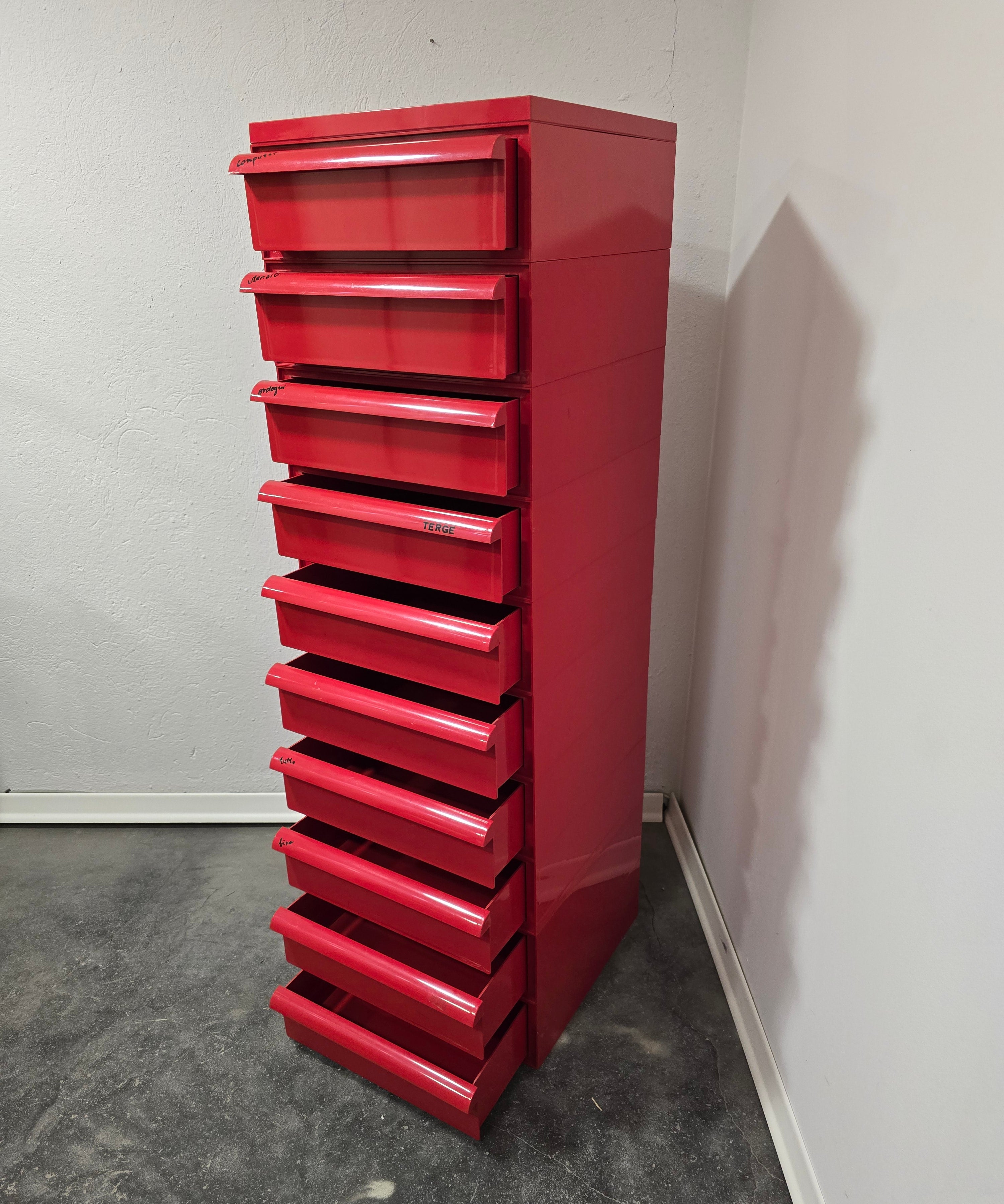 Kartell_Drawers_by_Simon_Fussell_1970s