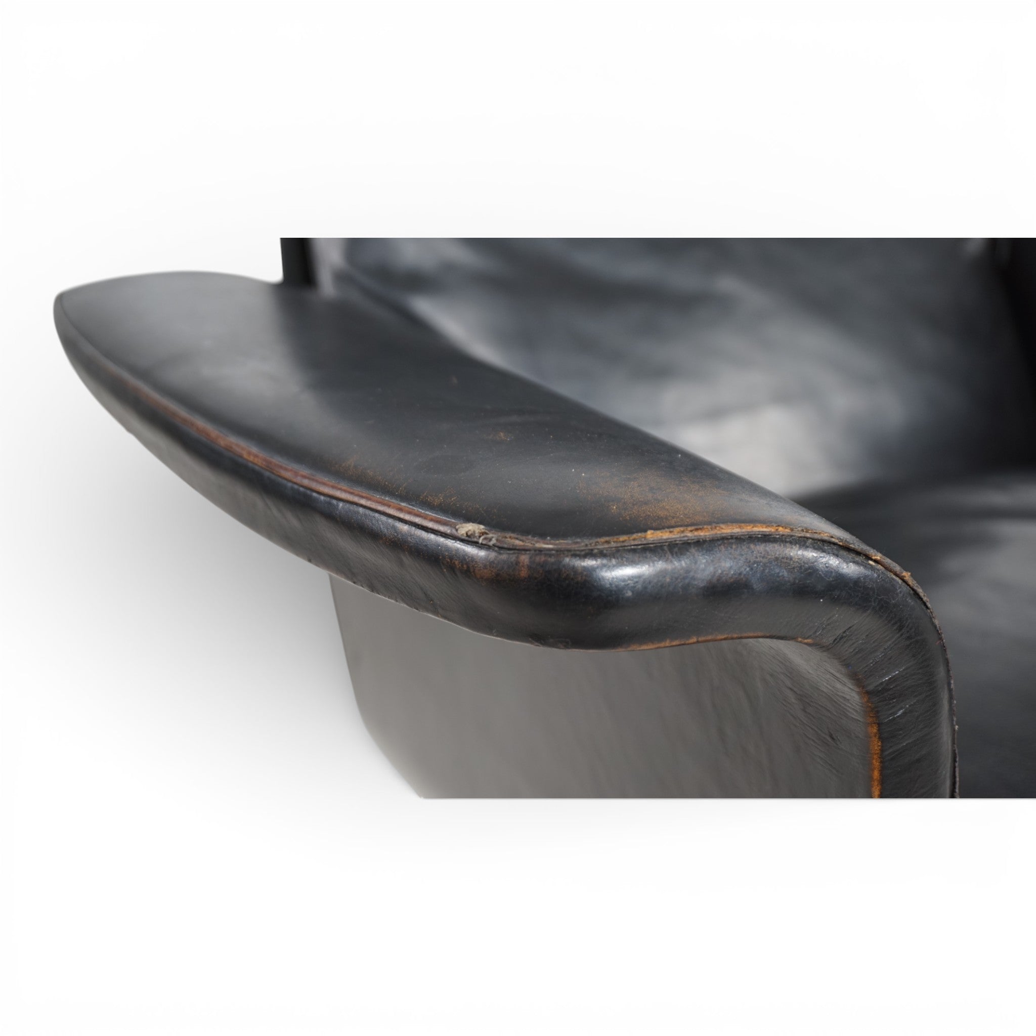 Set_of_Kaufeld_Siesta_62_leather_lounge_chair_with_ottoman_by_Jacques_Brule,_1960