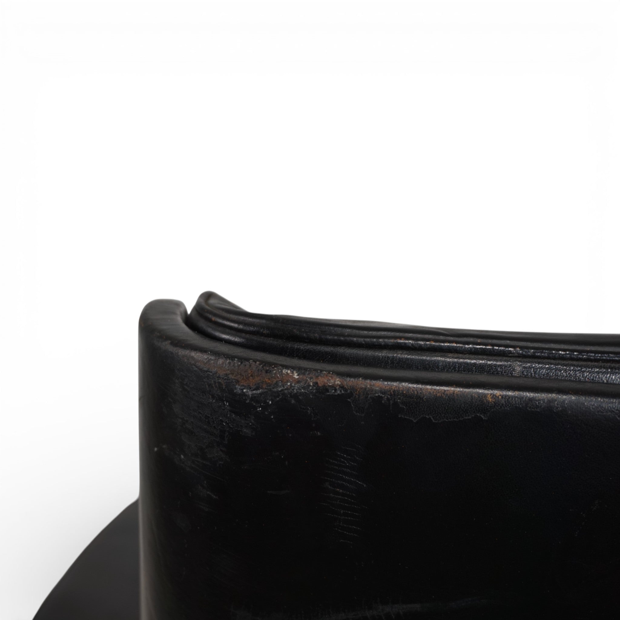 Set_of_Kaufeld_Siesta_62_leather_lounge_chair_with_ottoman_by_Jacques_Brule,_1960