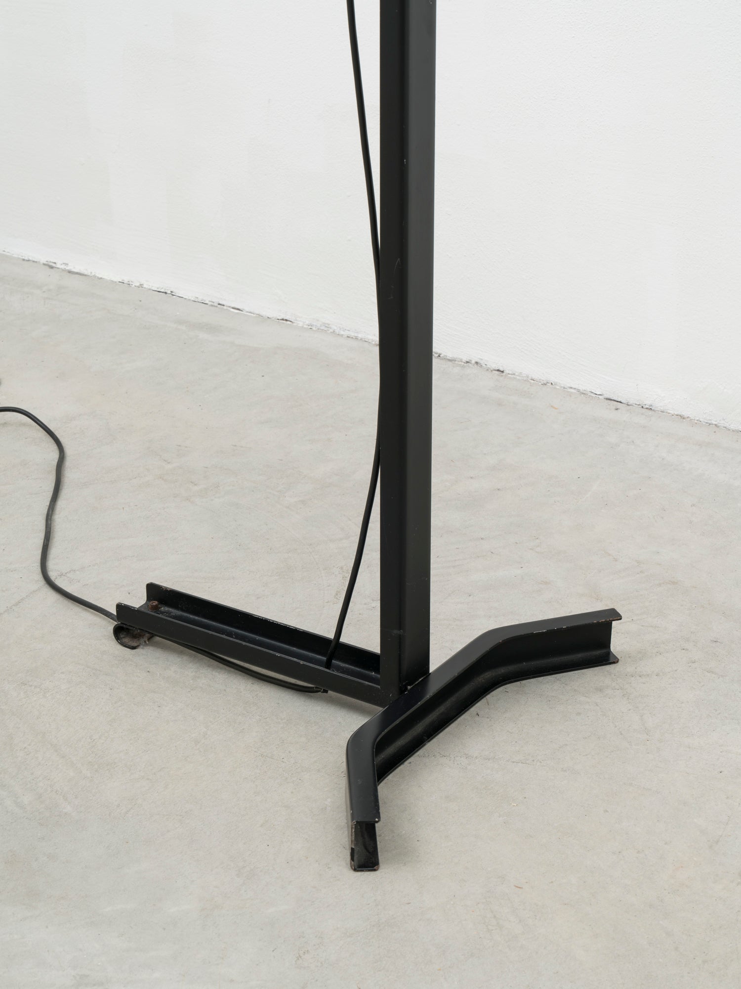 Set_of_2_Kazuhide_Takahama_“Sirio_T”_floor_lamps_for_Sirrah,_1970s