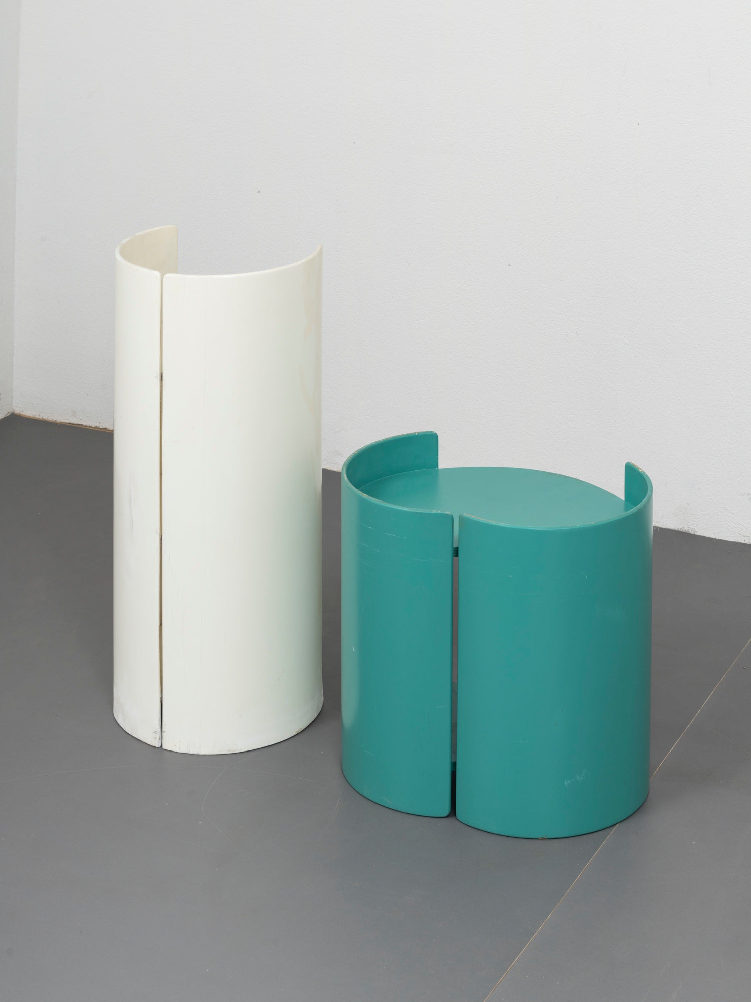 Kazuhide_Takahama_Gea_Bent_Plywood_Cabinet_for_Gavina,_Italy,_1960s