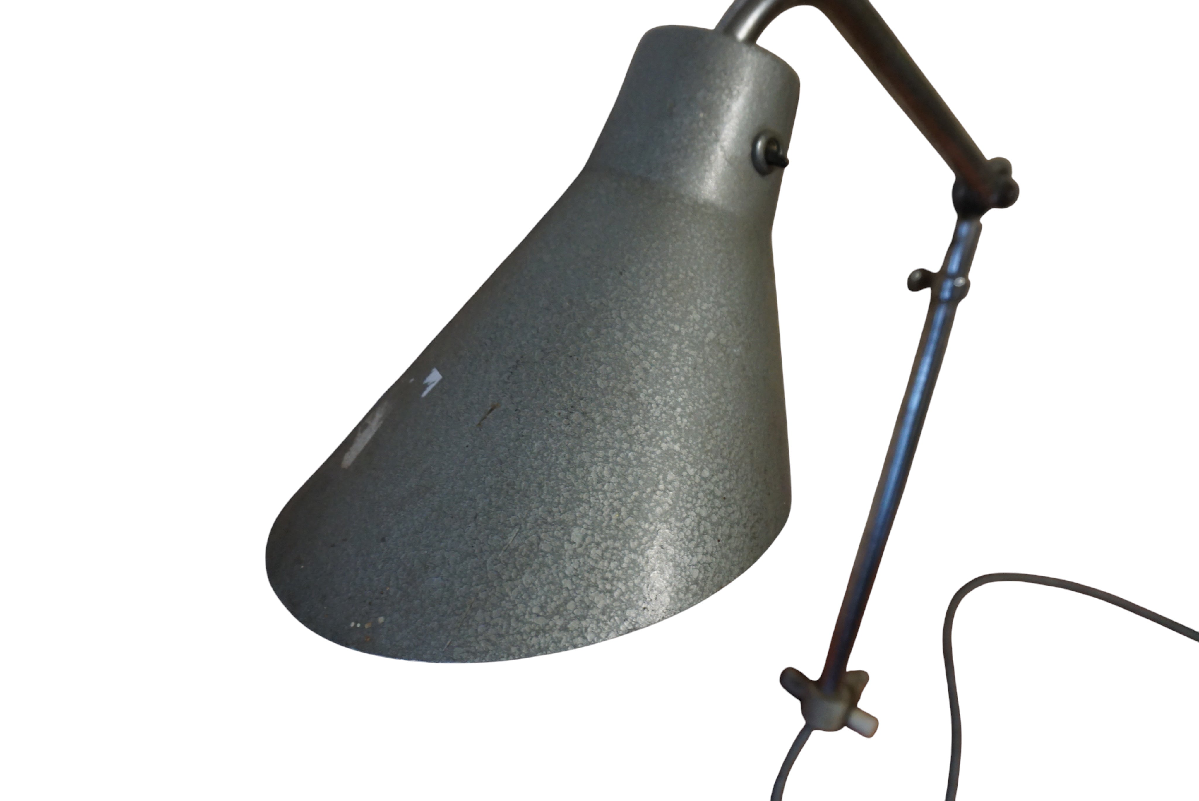 Model_210_Industrial_Clamp_Lamp_by_Alphonse_Pinoit_for_Ki·É·Klair,_French_Articulating_Workshop_Lamp,_1940s