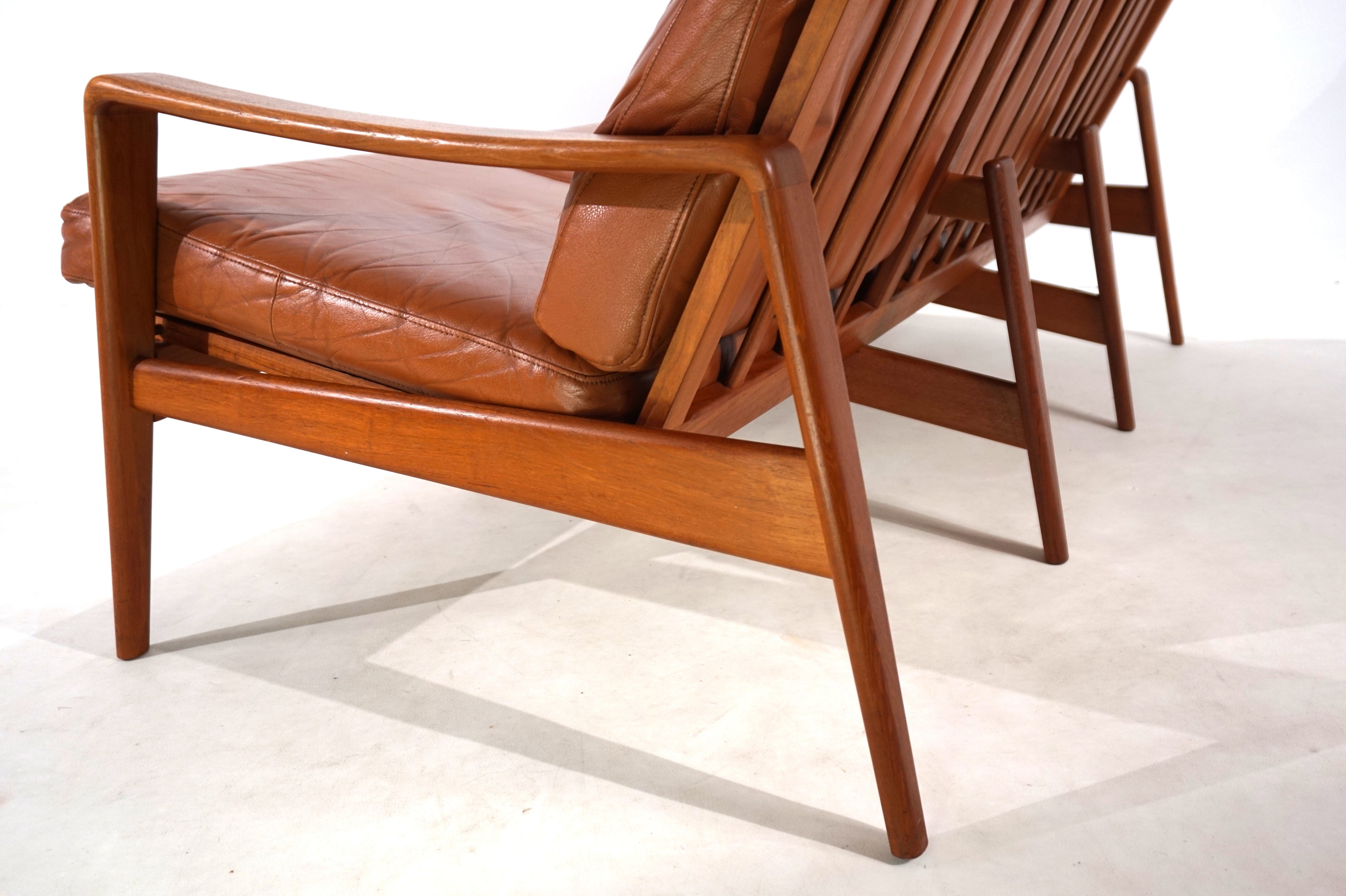 Komfort_3-seater_leather_sofa_by_Arne_Wahl_Iversen,_1960