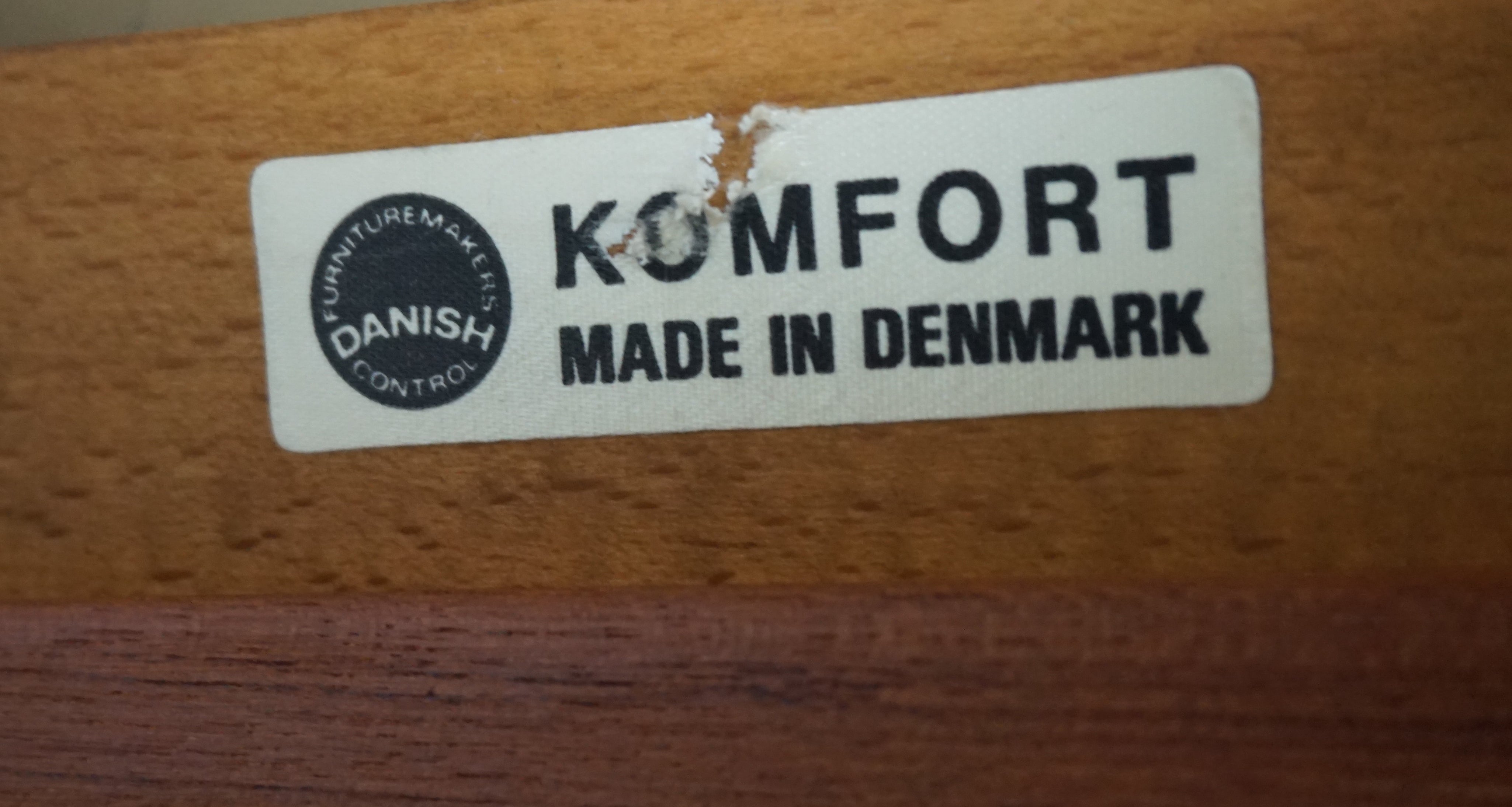 Komfort_3-seater_leather_sofa_by_Arne_Wahl_Iversen,_1960