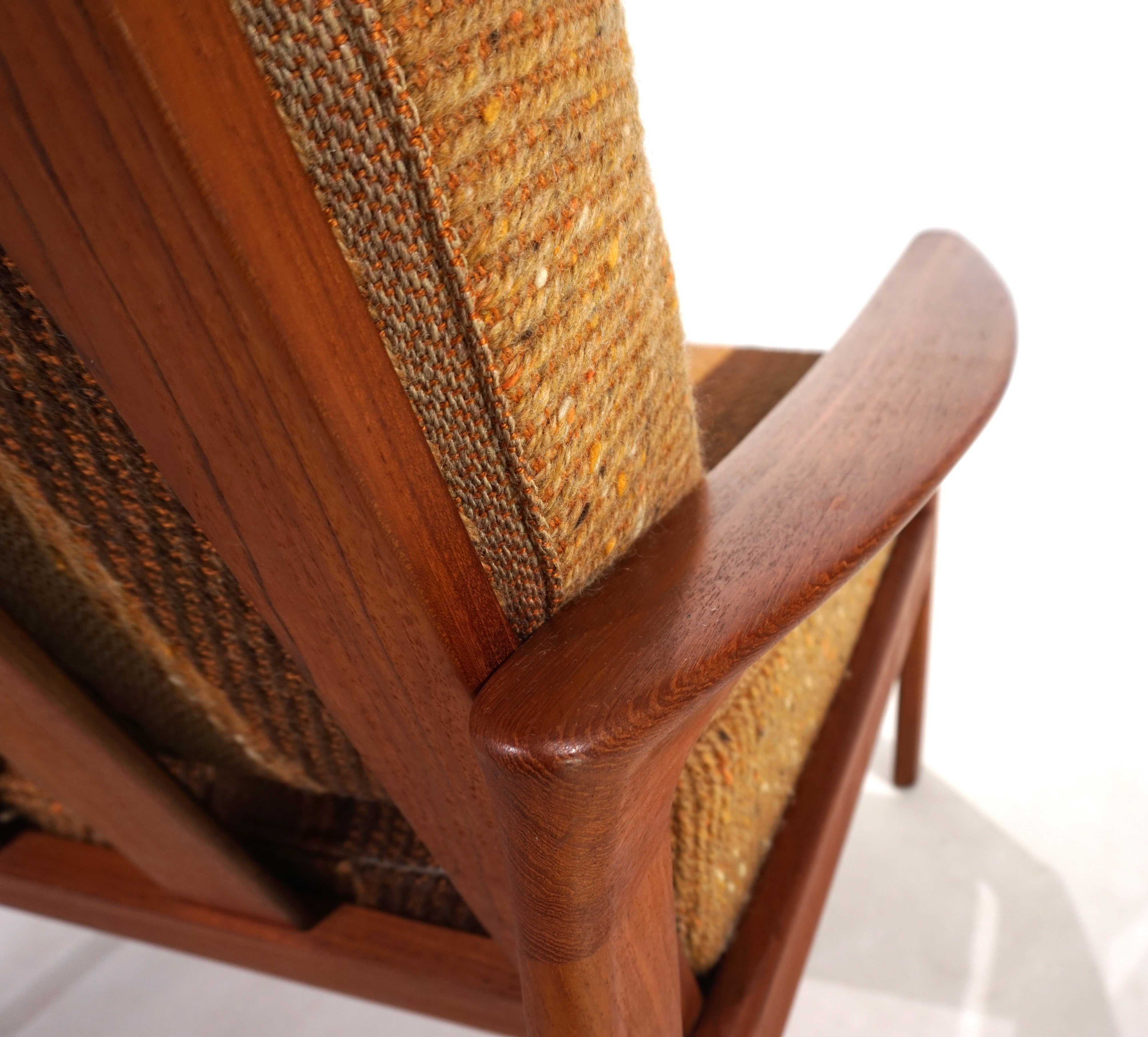 Komfort_teak_armchair_by_Arne_Wahl_Iversen,_1960