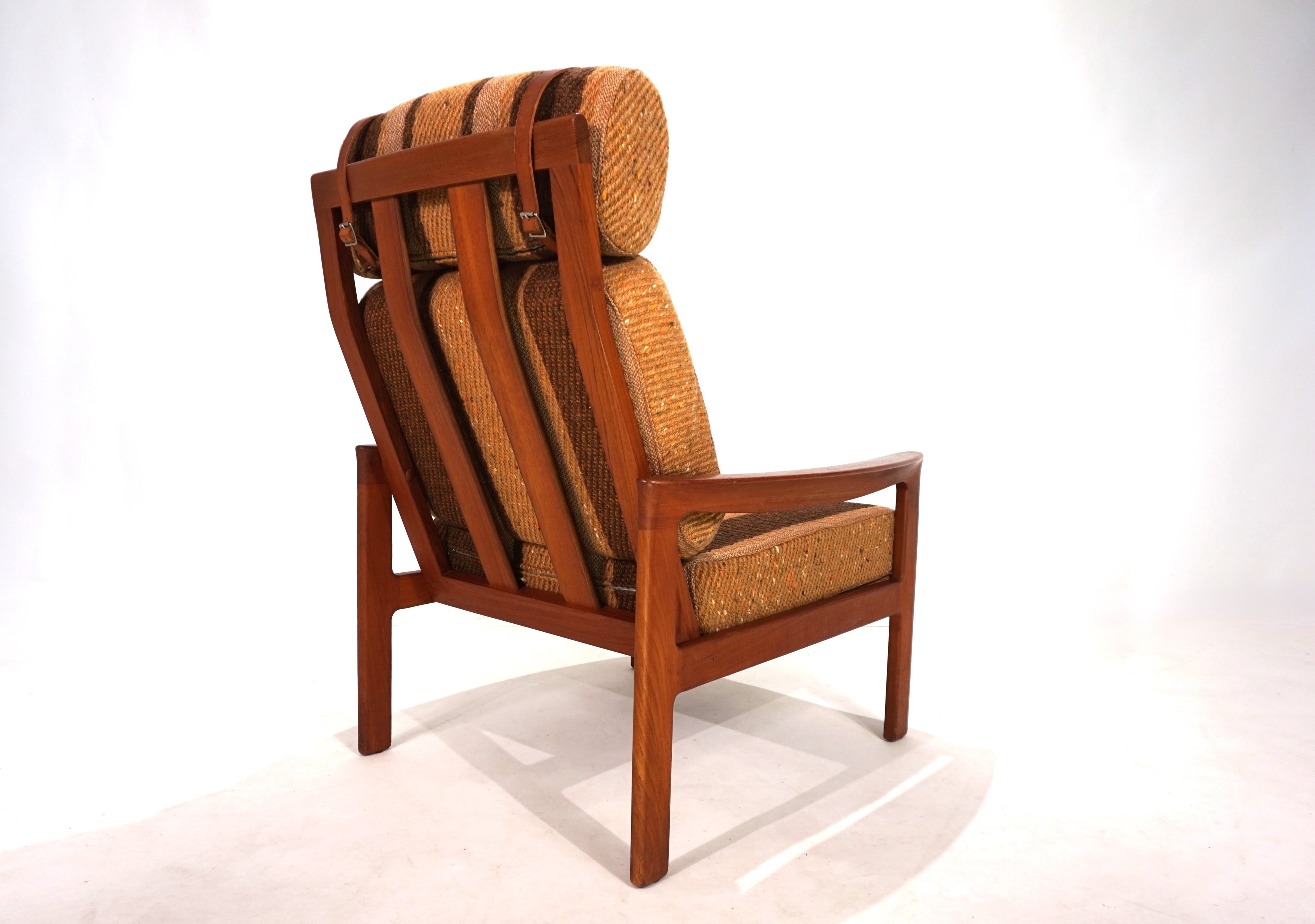 Komfort_teak_armchair_by_Arne_Wahl_Iversen,_1960