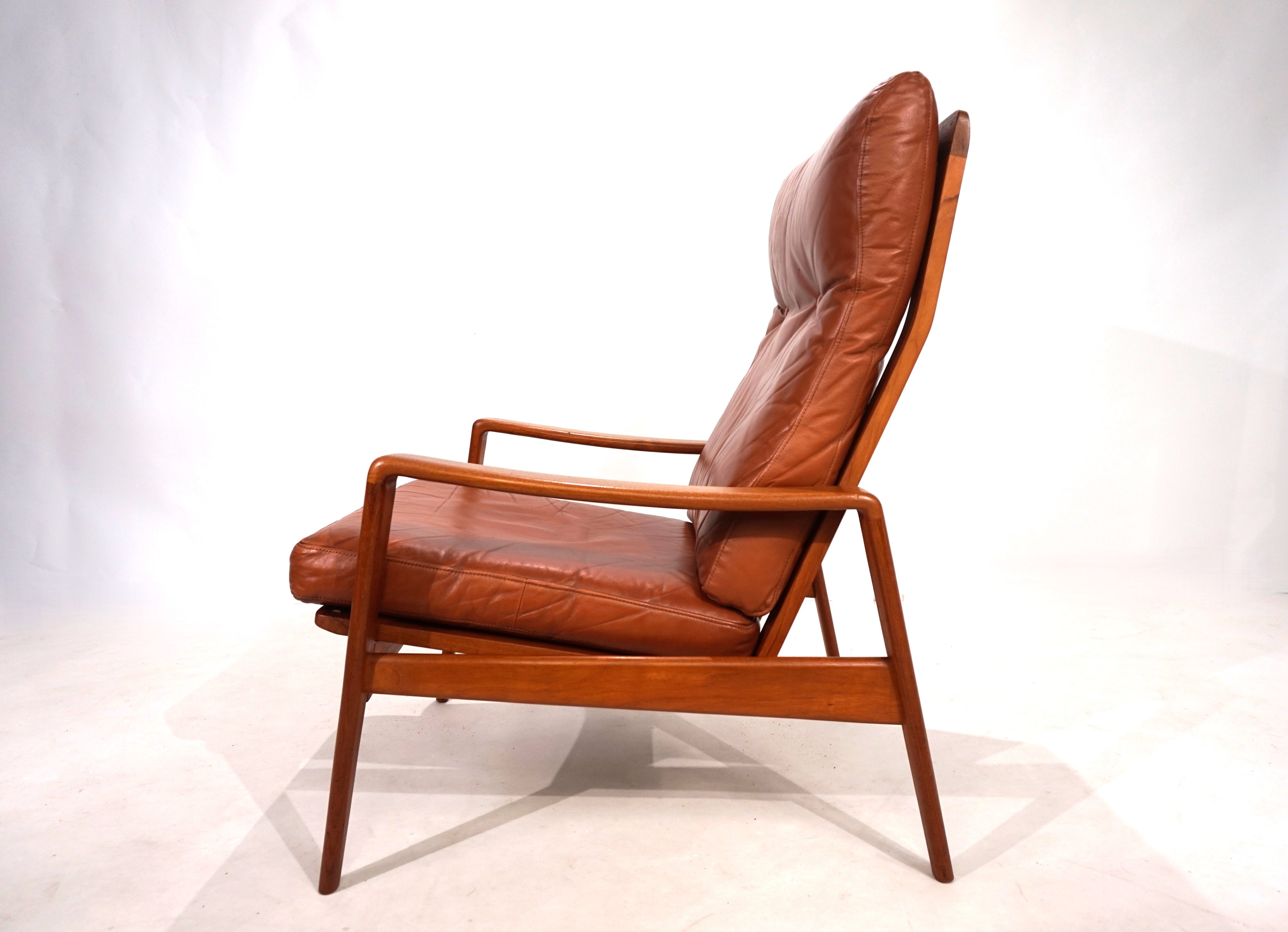 Komfort_teak_leather_armchair_by_Arne_Wahl_Iversen,_1960