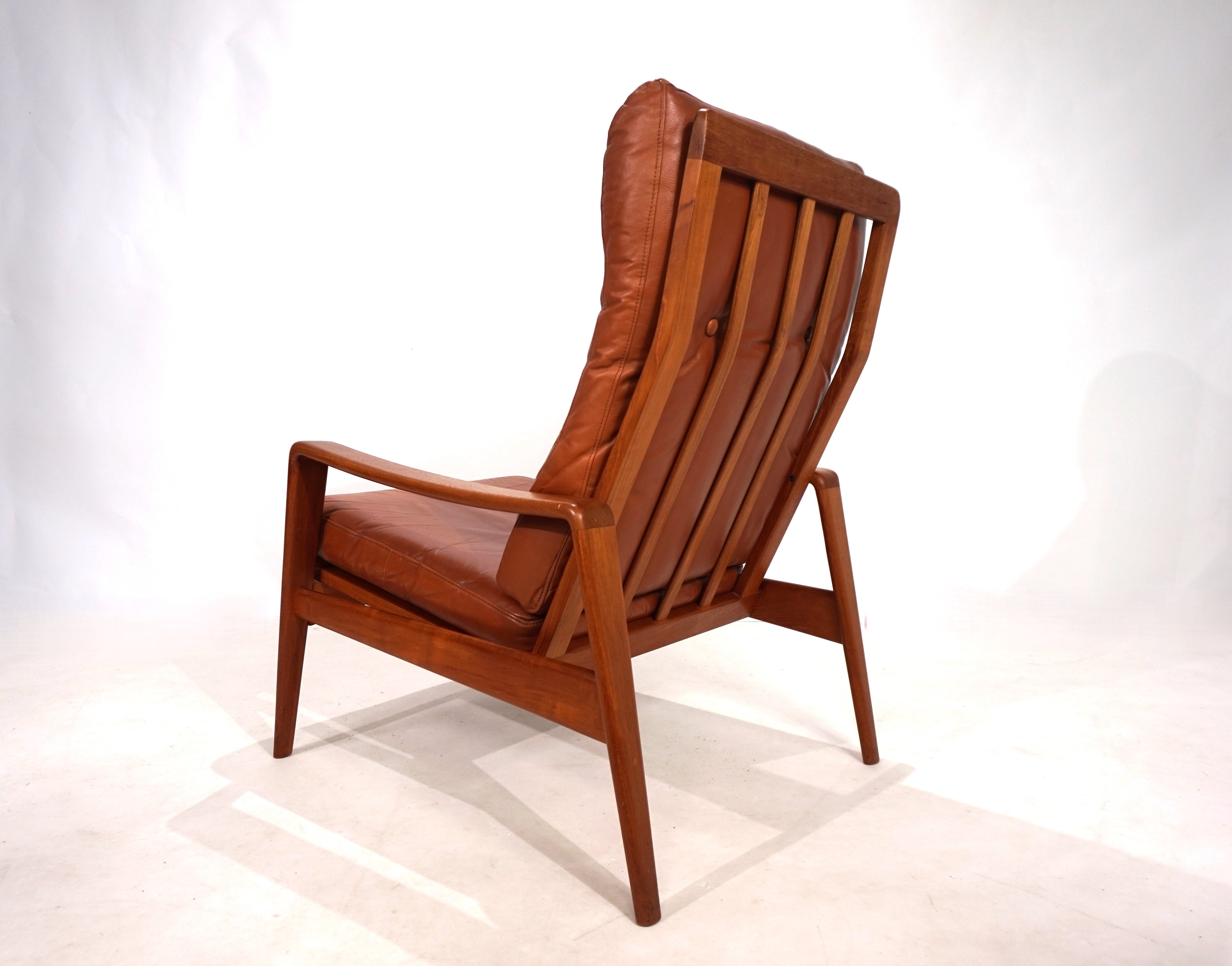 Komfort_teak_leather_armchair_by_Arne_Wahl_Iversen,_1960