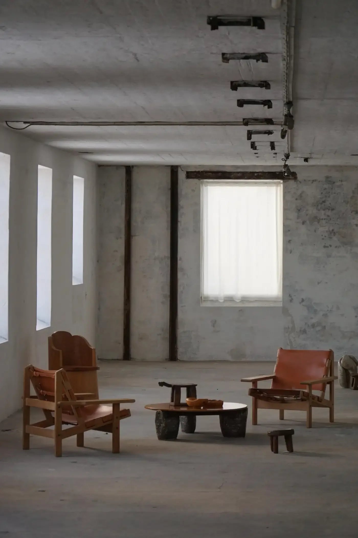 Kurt_Østervig_Hunting_Chair_in_Oak_and_Leather,_Denmark_1960s