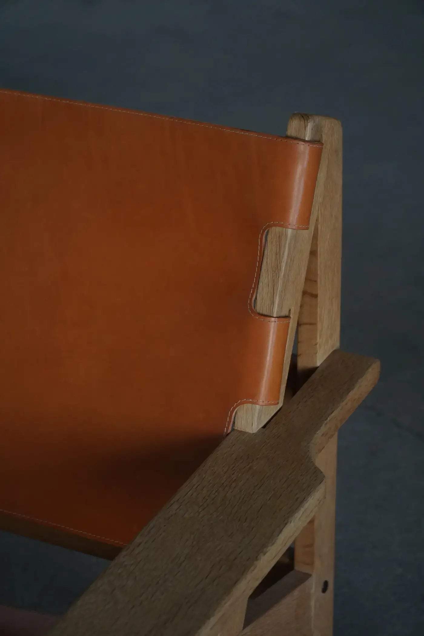 Kurt_Østervig_Hunting_Chair_in_Oak_and_Leather,_Denmark_1960s