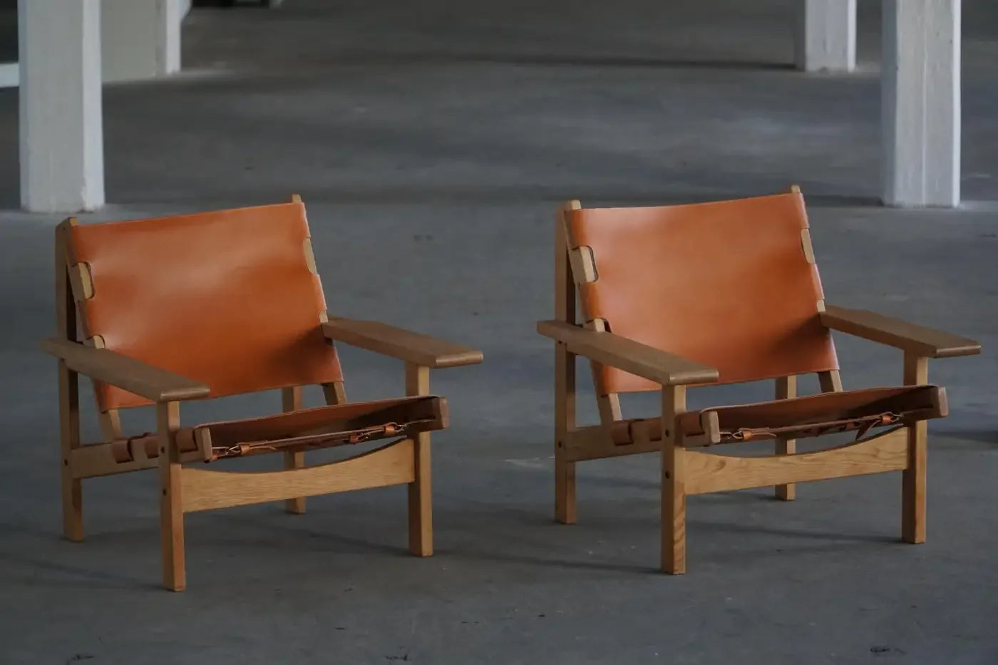 Kurt_Østervig_Hunting_Chair_in_Oak_and_Leather,_Denmark_1960s