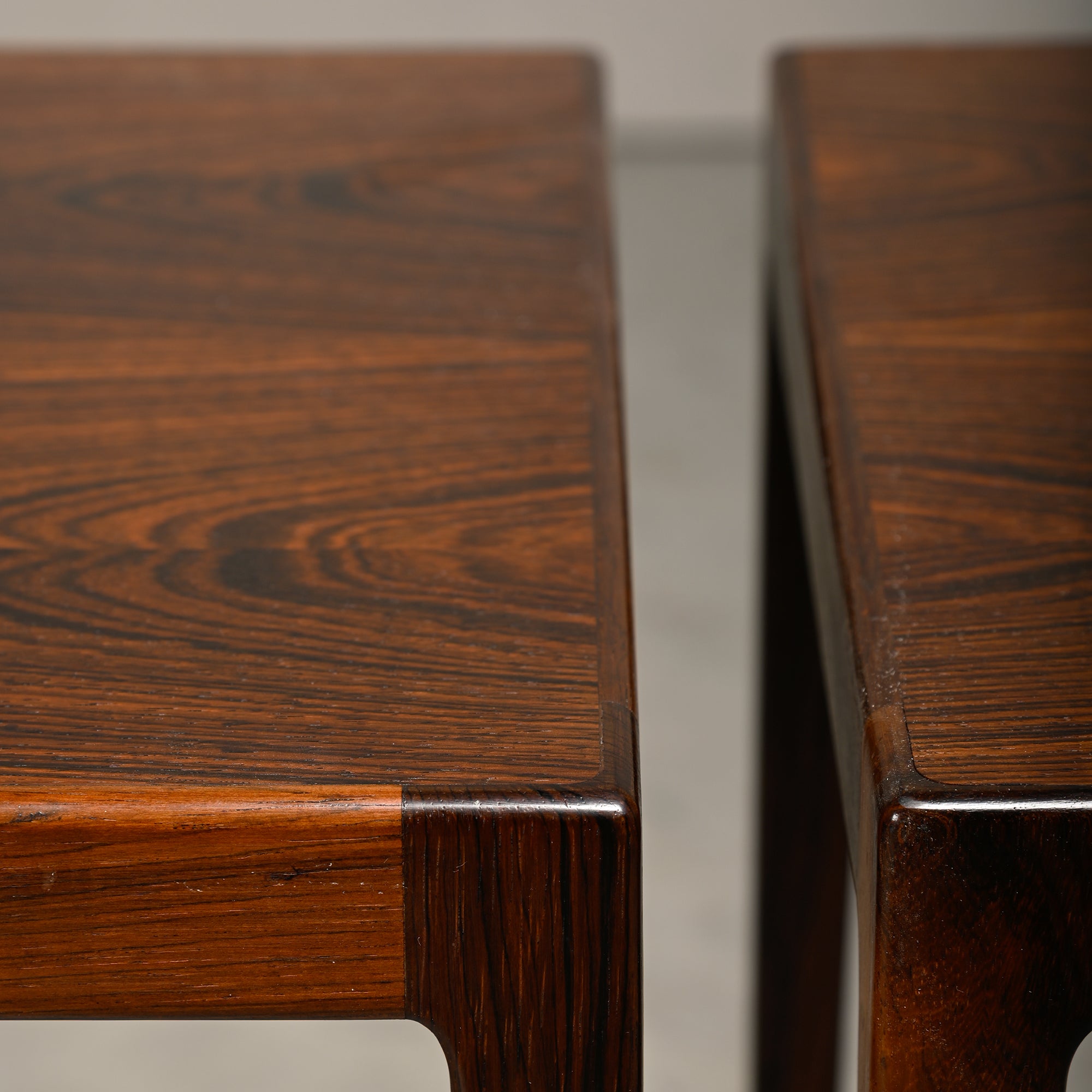 Set_of_3_Nesting_Side_Tables_by_Kurt_Østervig_for_Jason_Møbler,_Rosewood,_Denmark_1958