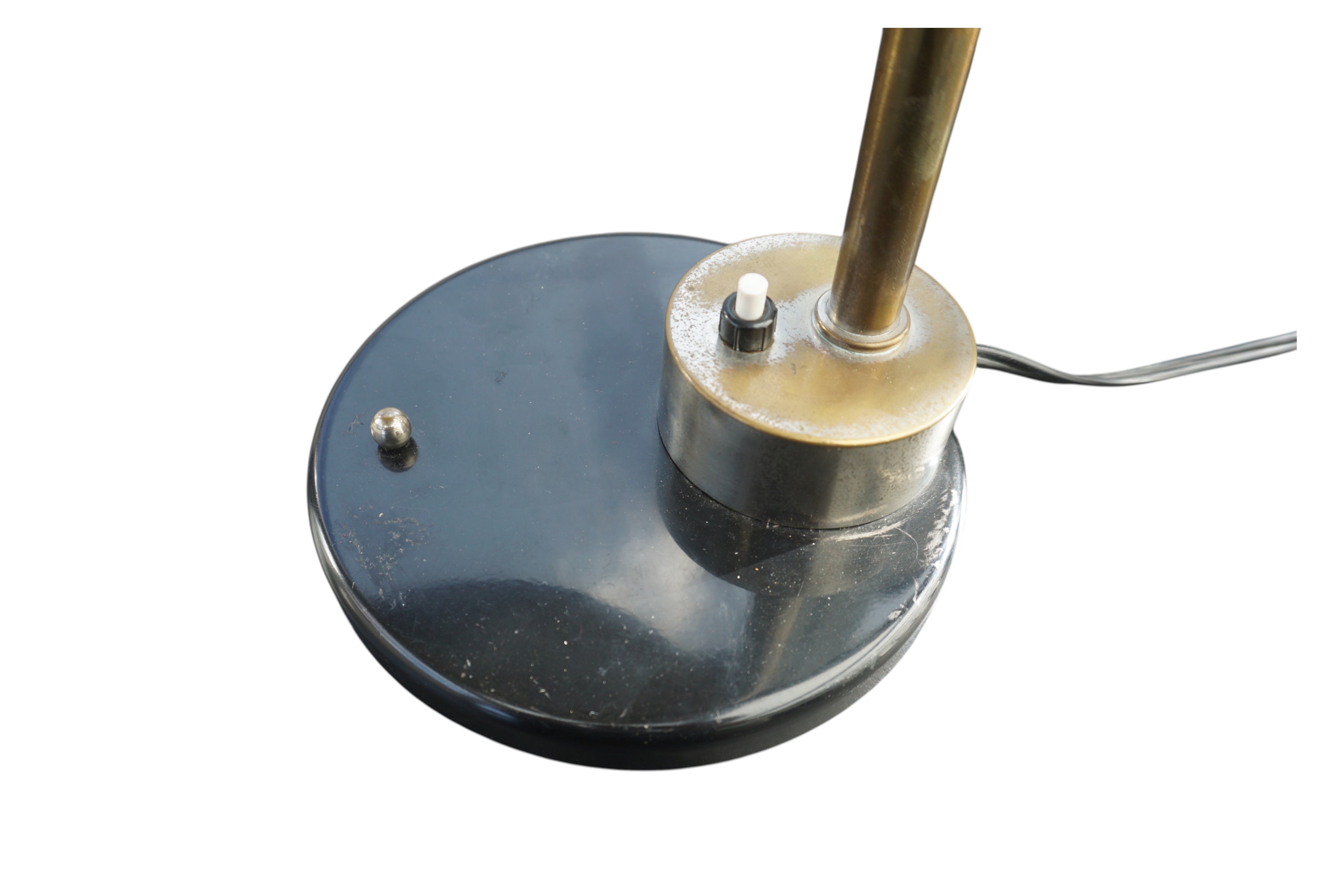 Early_Modernist_Desk_Lamp_by_KMD_Daalderop_Attributed_to_Kurt_Versen,_Dutch_Bauhaus_Industrial_Lighting,_1930s