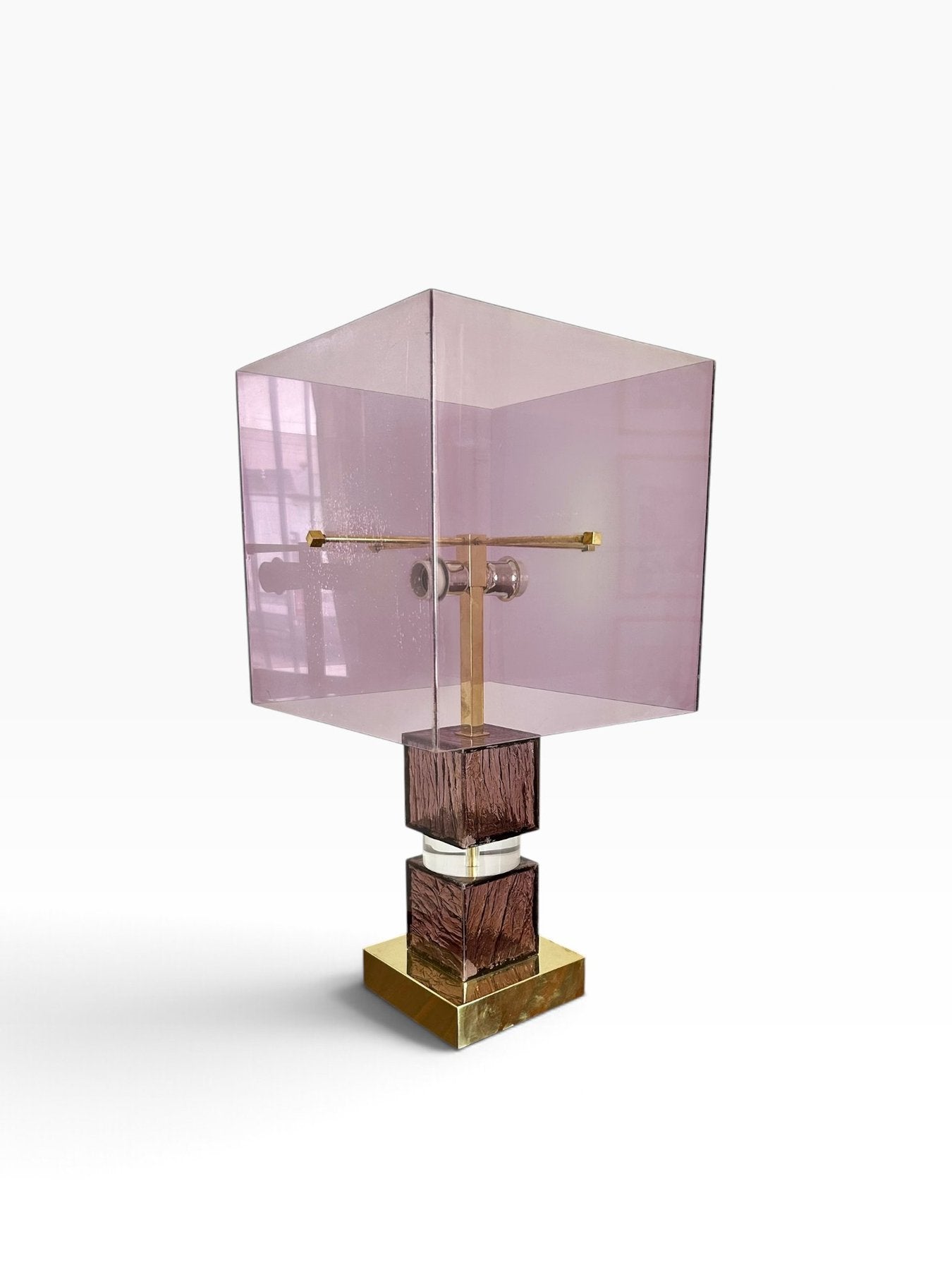Italian_Table_Lamp_Attributed_to_Romeo_Rega_in_Mauve_Lucite_and_Brass,_1970s