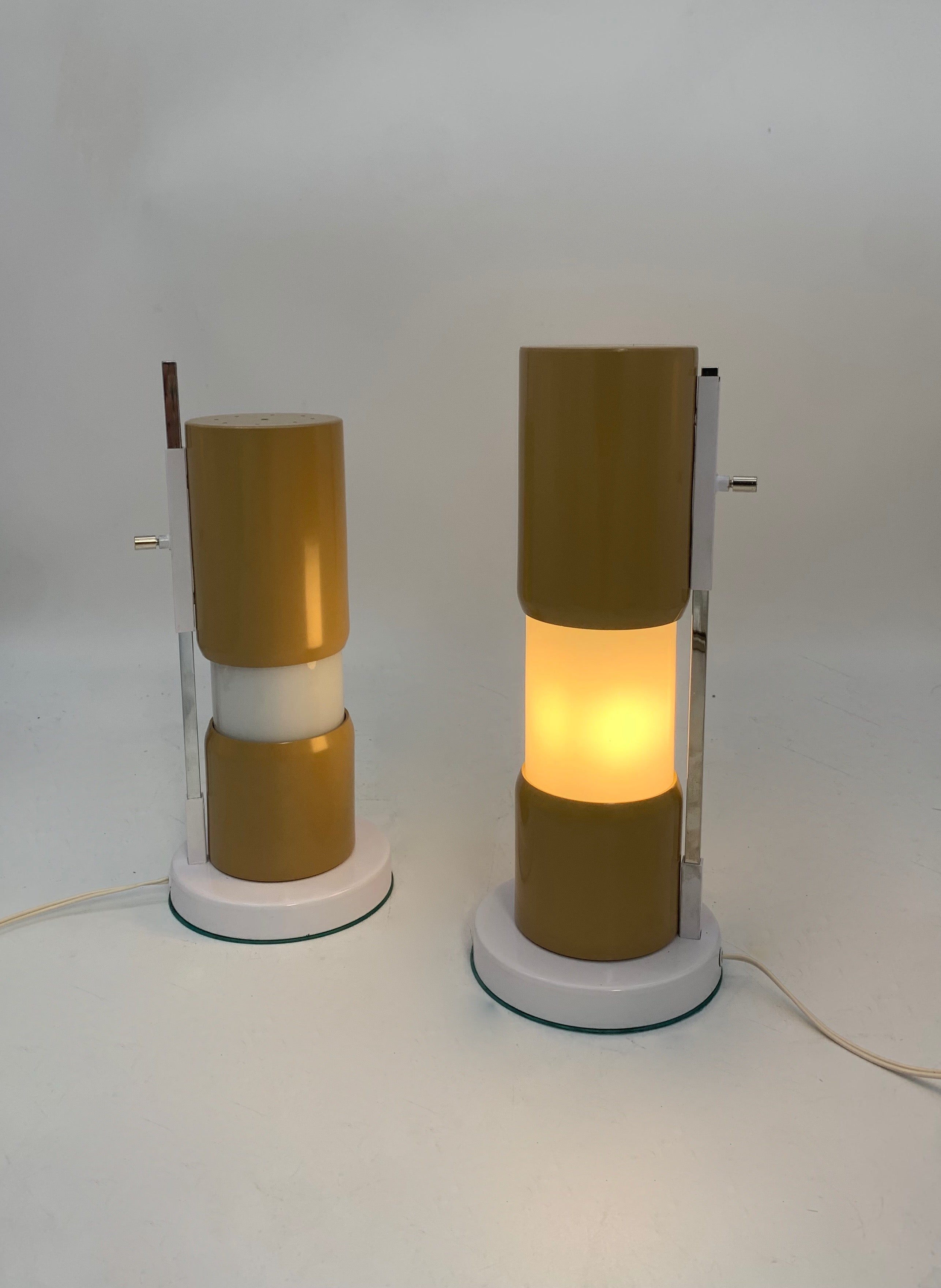 Set_of_2_Table_Lamps_Attributed_to_Angelo_Lelii_for_Arredoluce,_Italian_Mid_Century_Modern_Lighting,_1950s