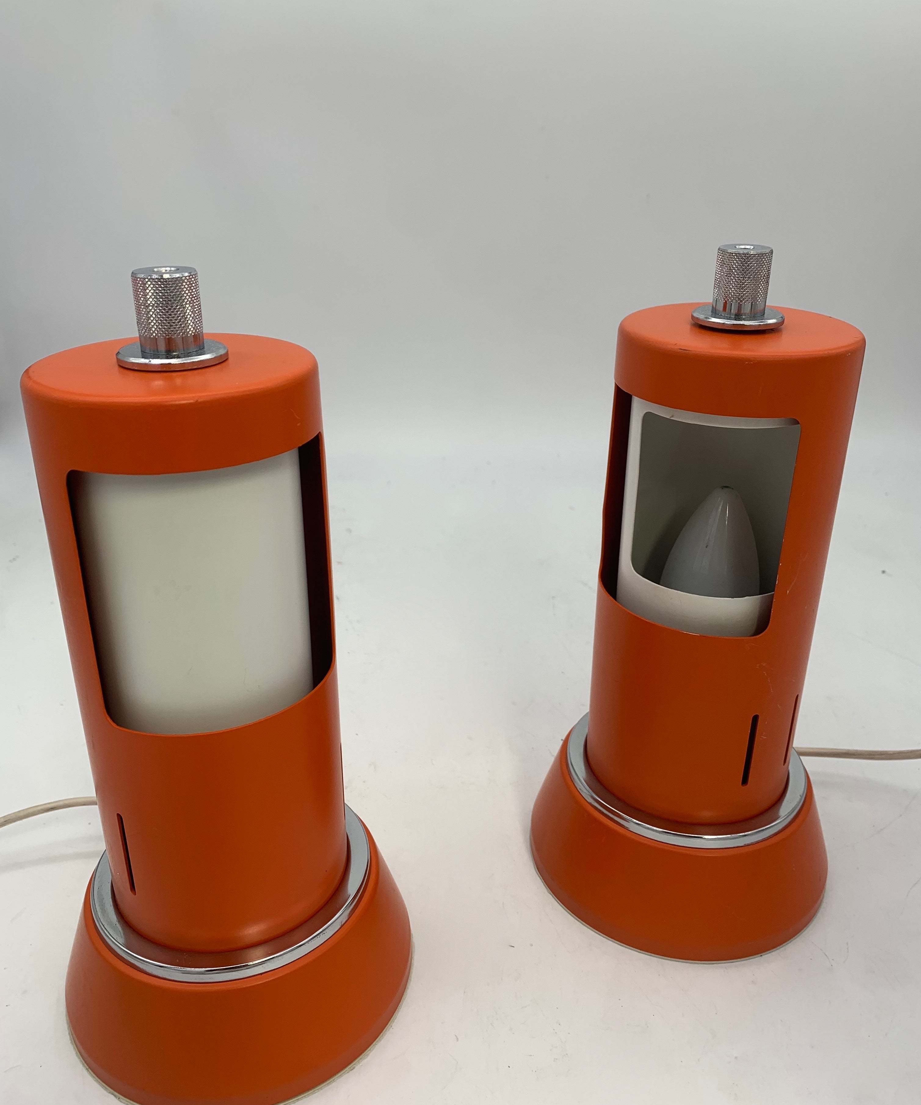 Set_of_2_Space_Age_Table_Lamps_in_Orange_Metal,_Italian_Modern_Design,_1970s