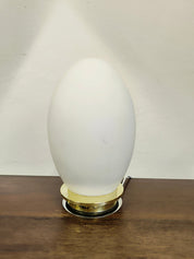 Lampada_Egg_in_vetro_di_Murano_opalino_di_Manifattura_Di_Murano,_1960