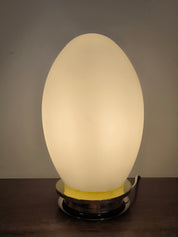 Lampada_Egg_in_vetro_di_Murano_opalino_di_Manifattura_Di_Murano,_1960