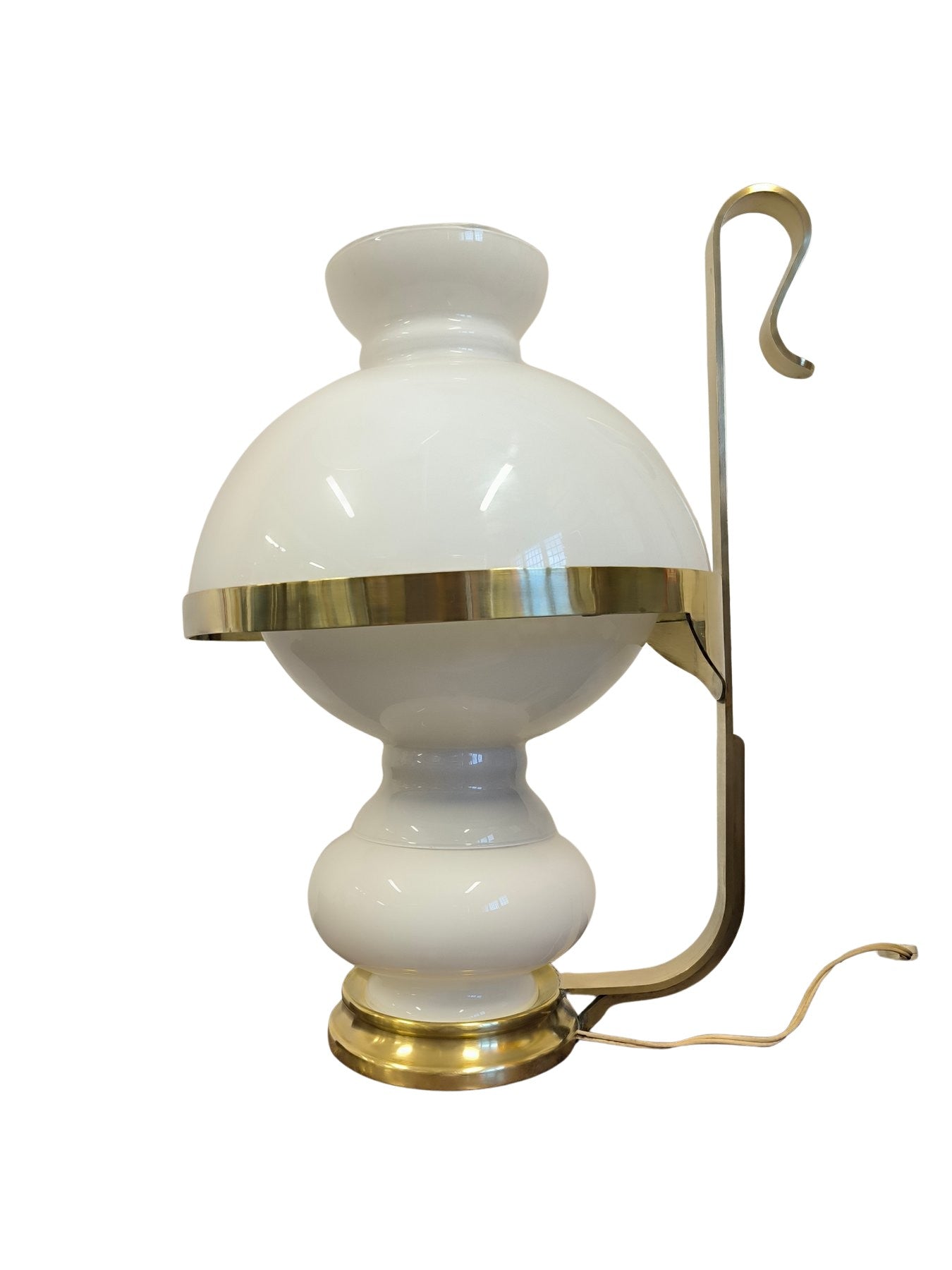 Lampada_in_ottone_e_vetro_opalino_di_Vecchia_Marina,_1950