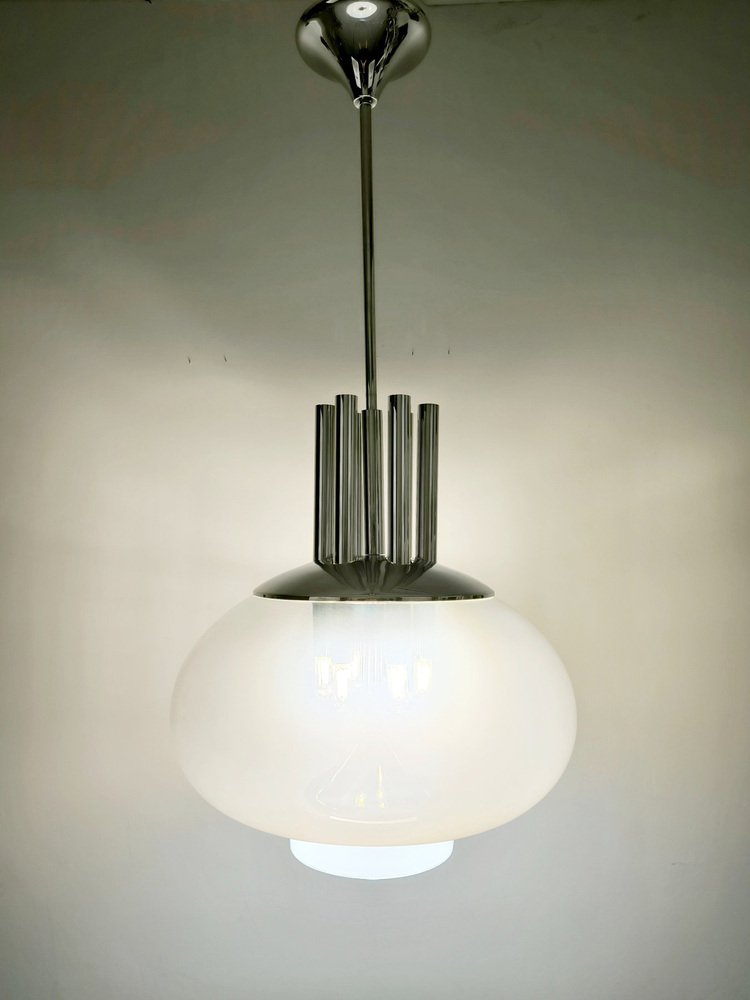 Lampadario_tubolare_attribuito_a_Mazzega_1960_Italia