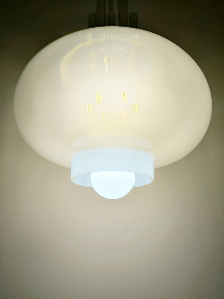Lampadario_tubolare_attribuito_a_Mazzega_1960_Italia