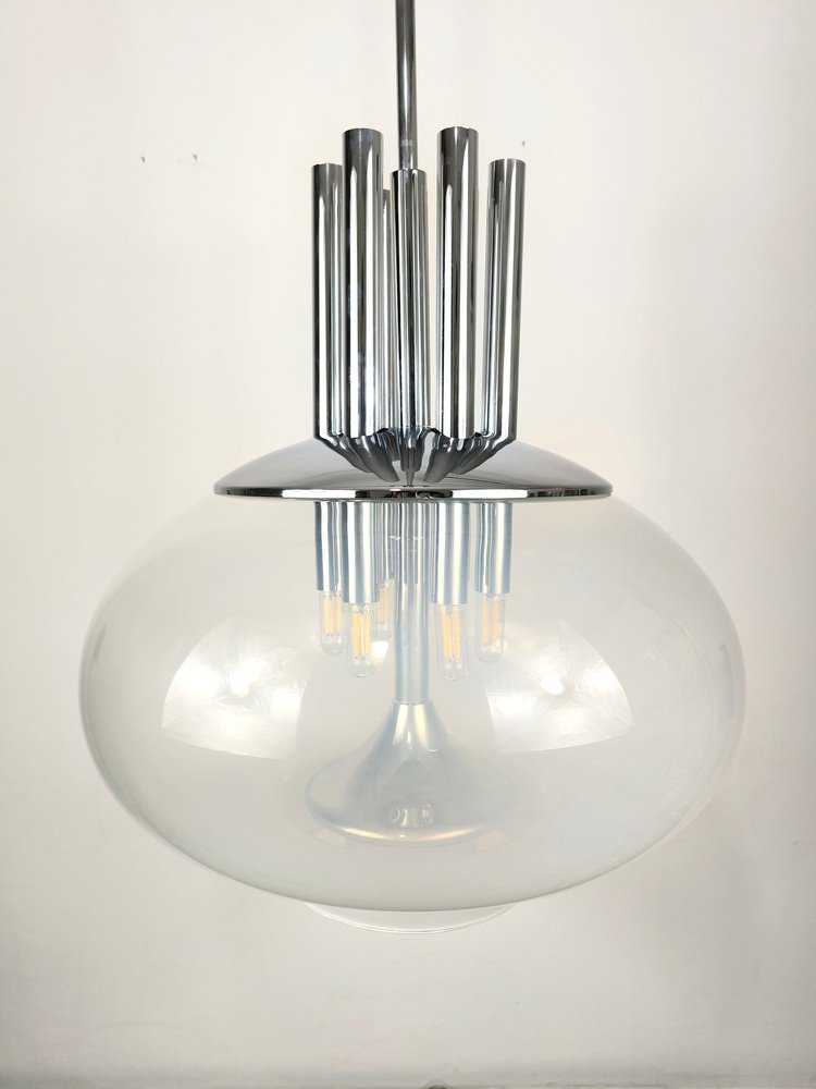 Lampadario_tubolare_attribuito_a_Mazzega_1960_Italia