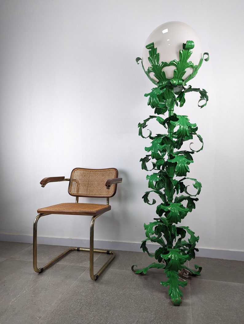 Large_acanthus_leaf_metal_floor_lamp,_1950s