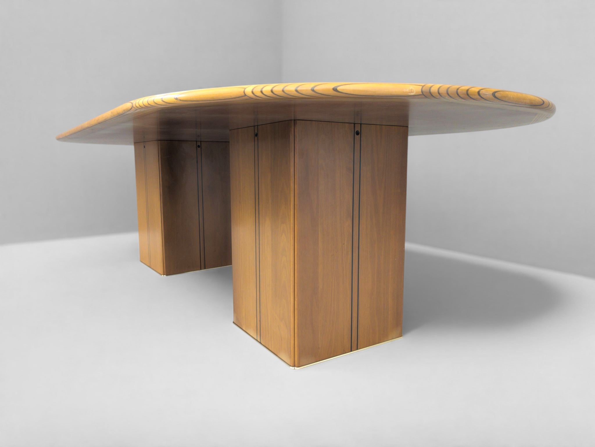 Large_Africa_Table_by_Afra_&_Tobia_Scarpa_for_Maxalto,_1970s