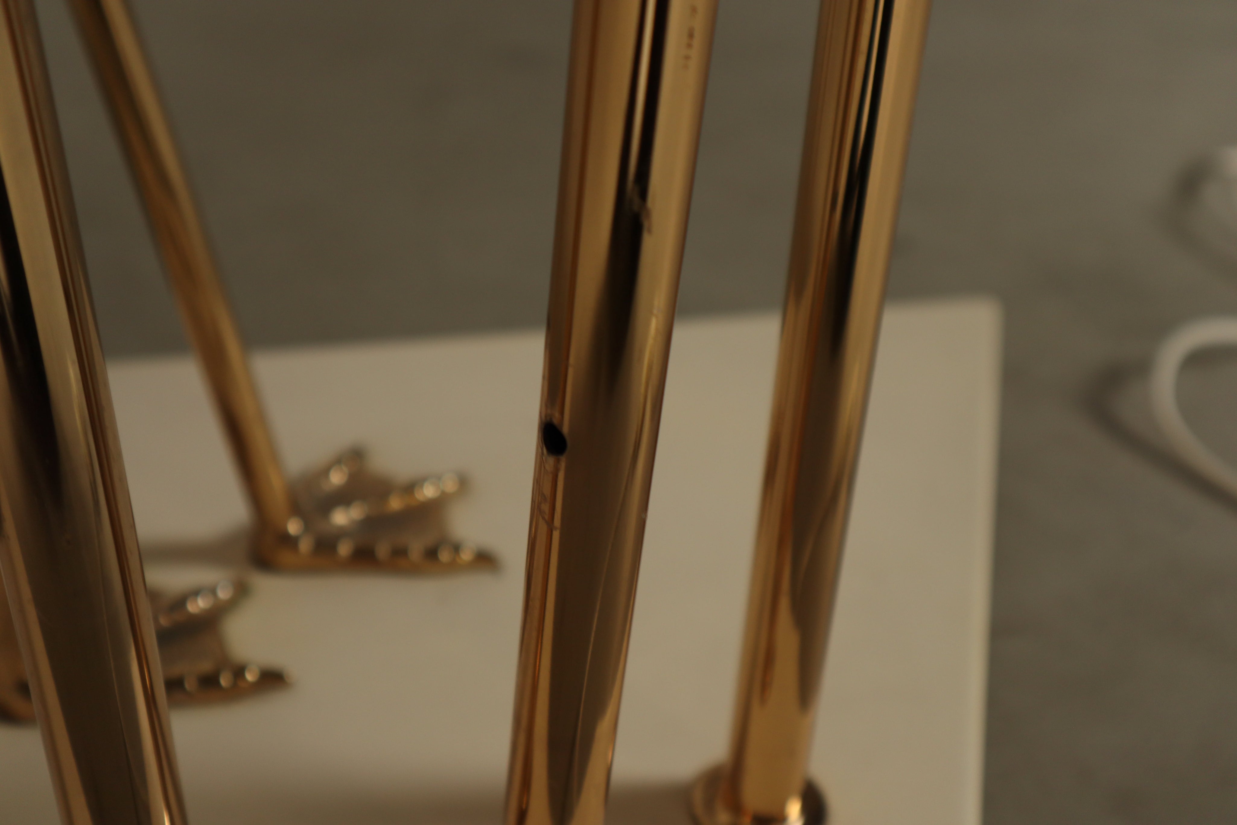 Large_brass_flamingo_floor_lamp_with_sculptural_Ginkgo_leaves,_Italy,_1970s