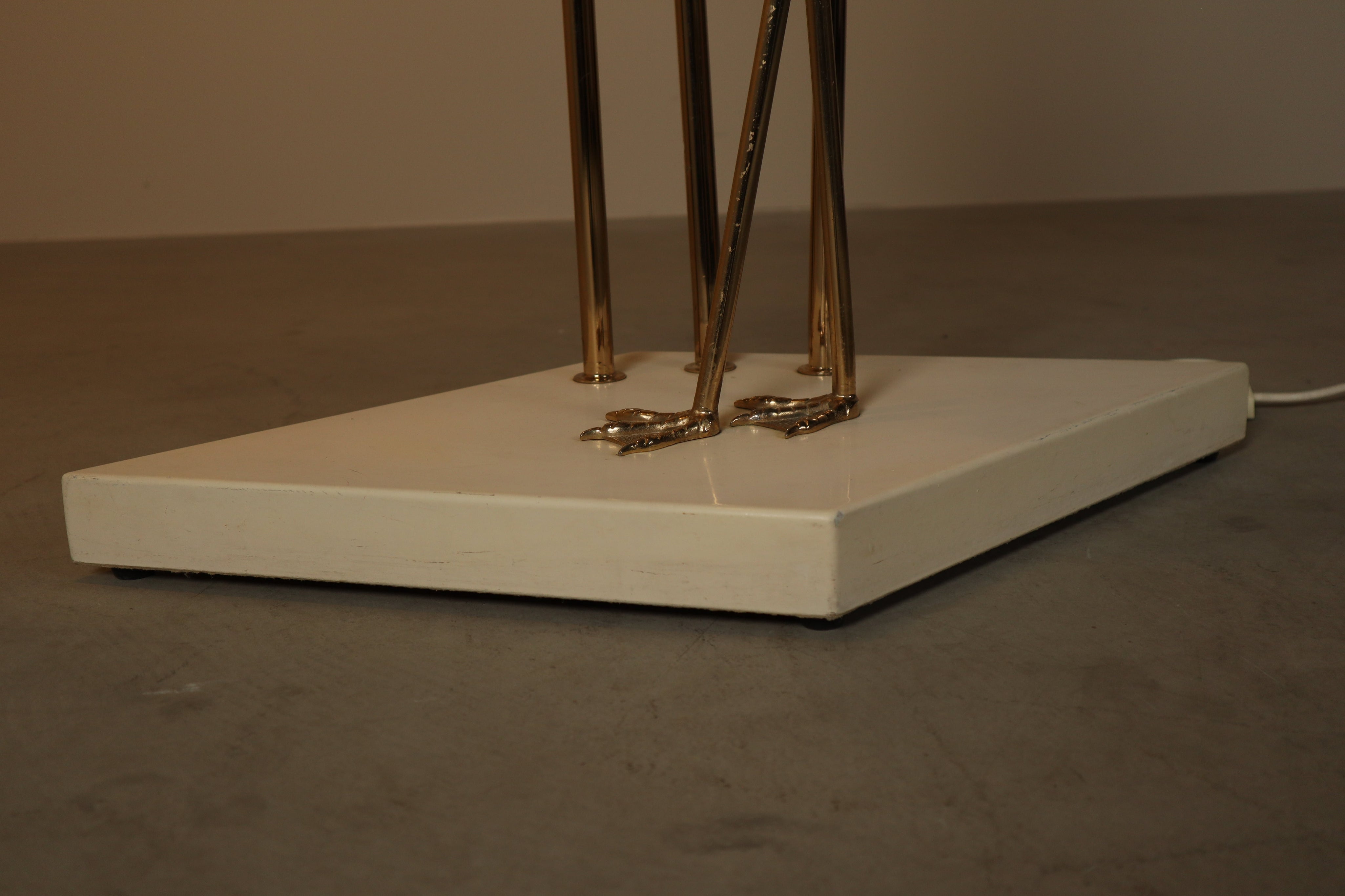 Large_brass_flamingo_floor_lamp_with_sculptural_Ginkgo_leaves,_Italy,_1970s