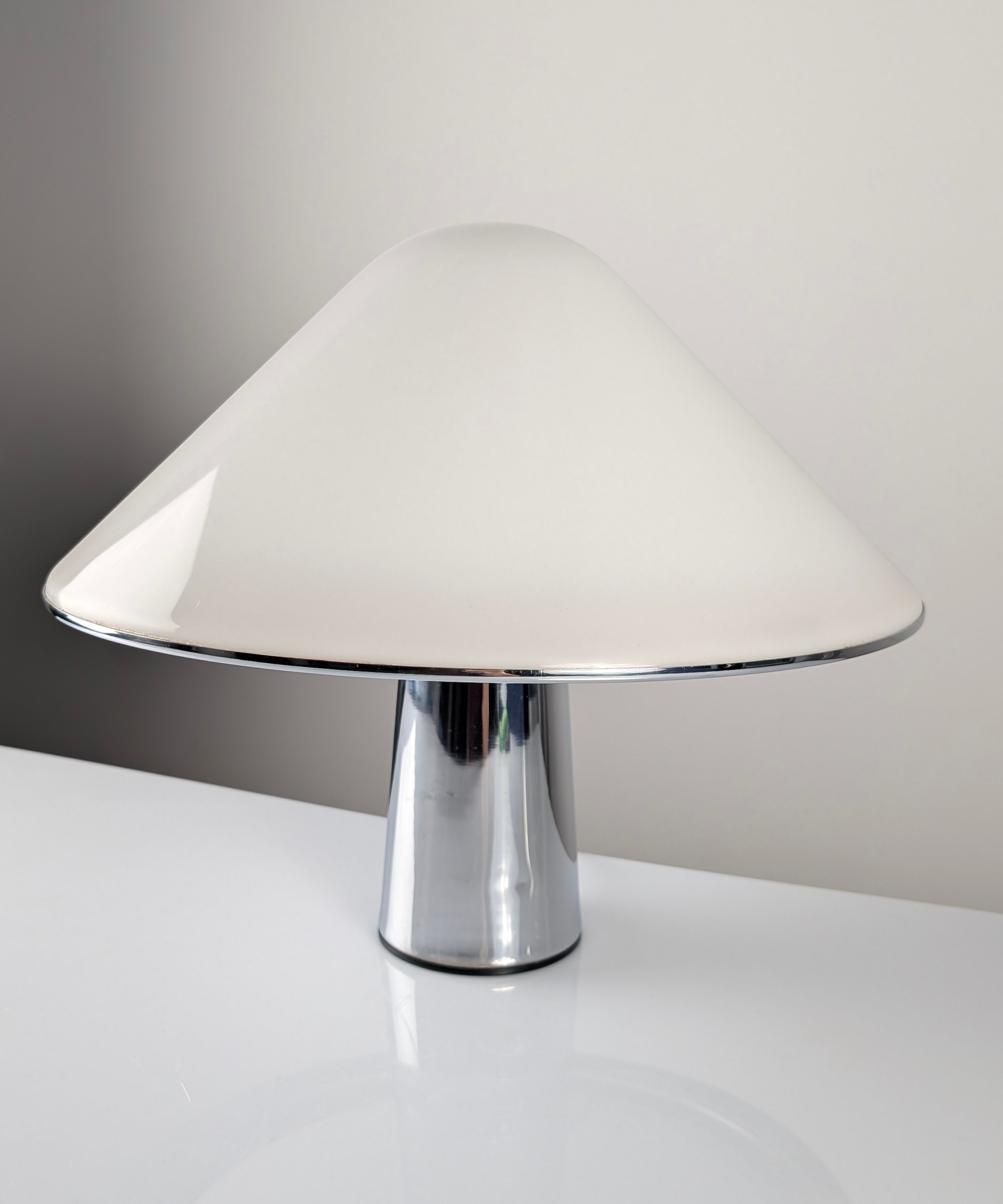 Large_Elpis_Table_Lamp_by_Harvey_Guzzini,_Chrome_and_Acrylic,_Italy,_1968