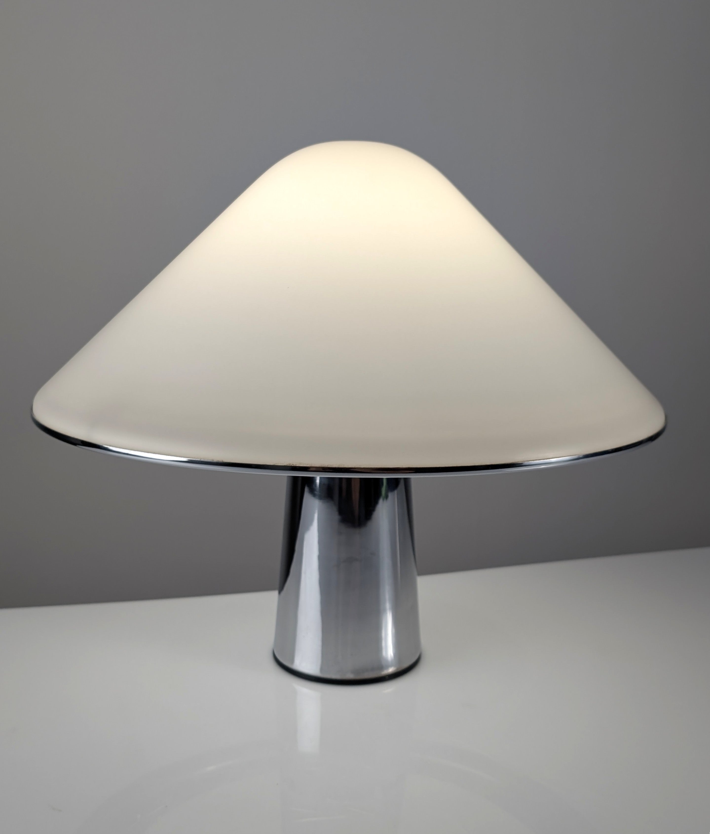 Large_Elpis_Table_Lamp_by_Harvey_Guzzini,_Chrome_and_Acrylic,_Italy,_1968