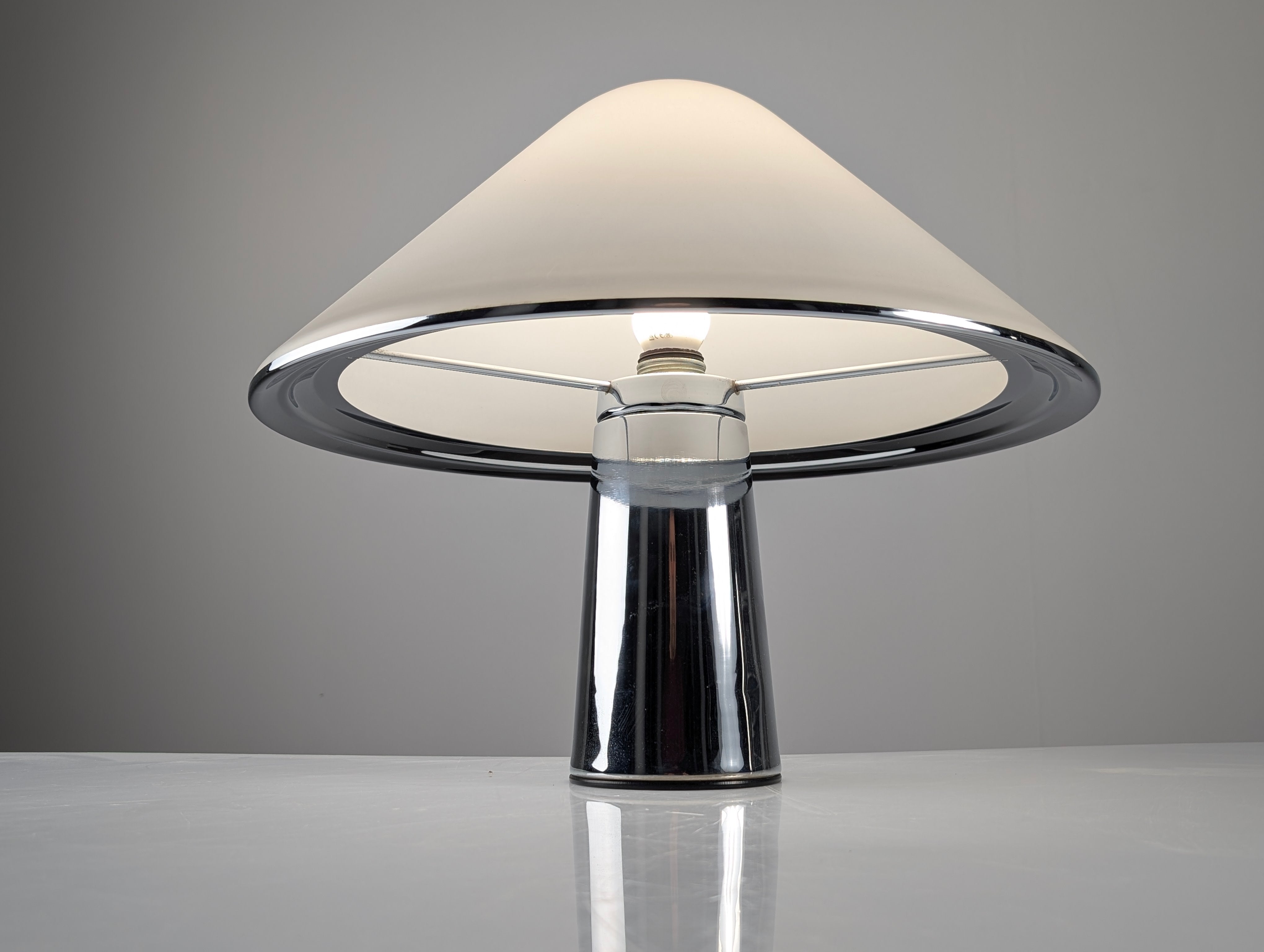 Large_Elpis_Table_Lamp_by_Harvey_Guzzini,_Chrome_and_Acrylic,_Italy,_1968